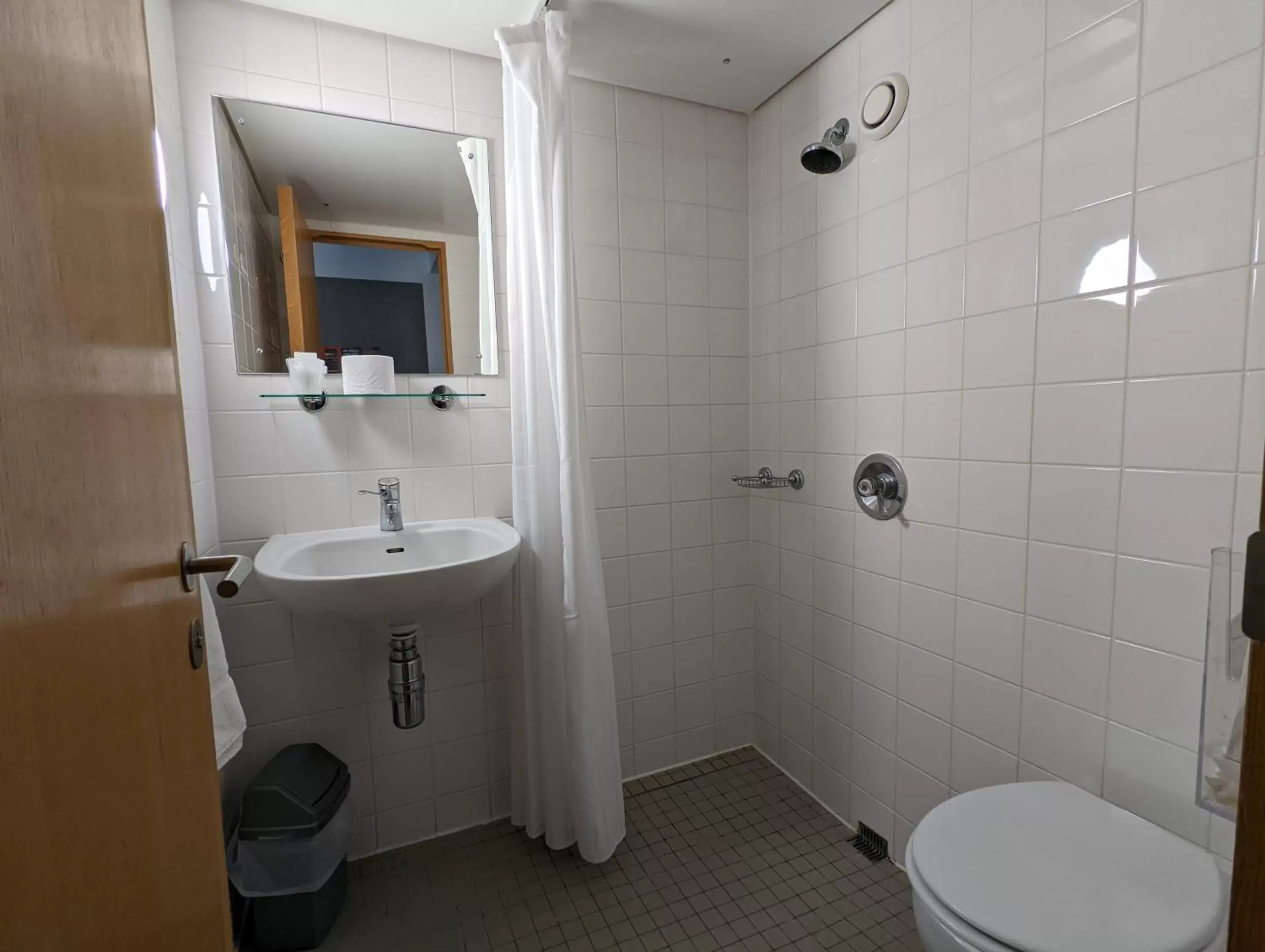 Bathroom in Broadview Lodge