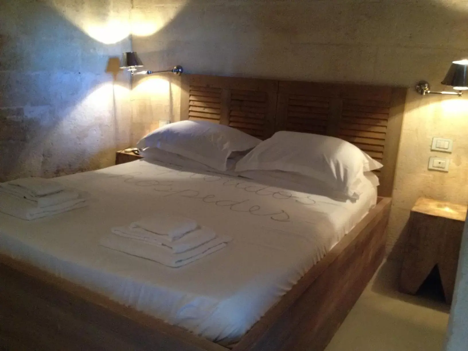 Bedroom, Bed in L'Hotel In Pietra