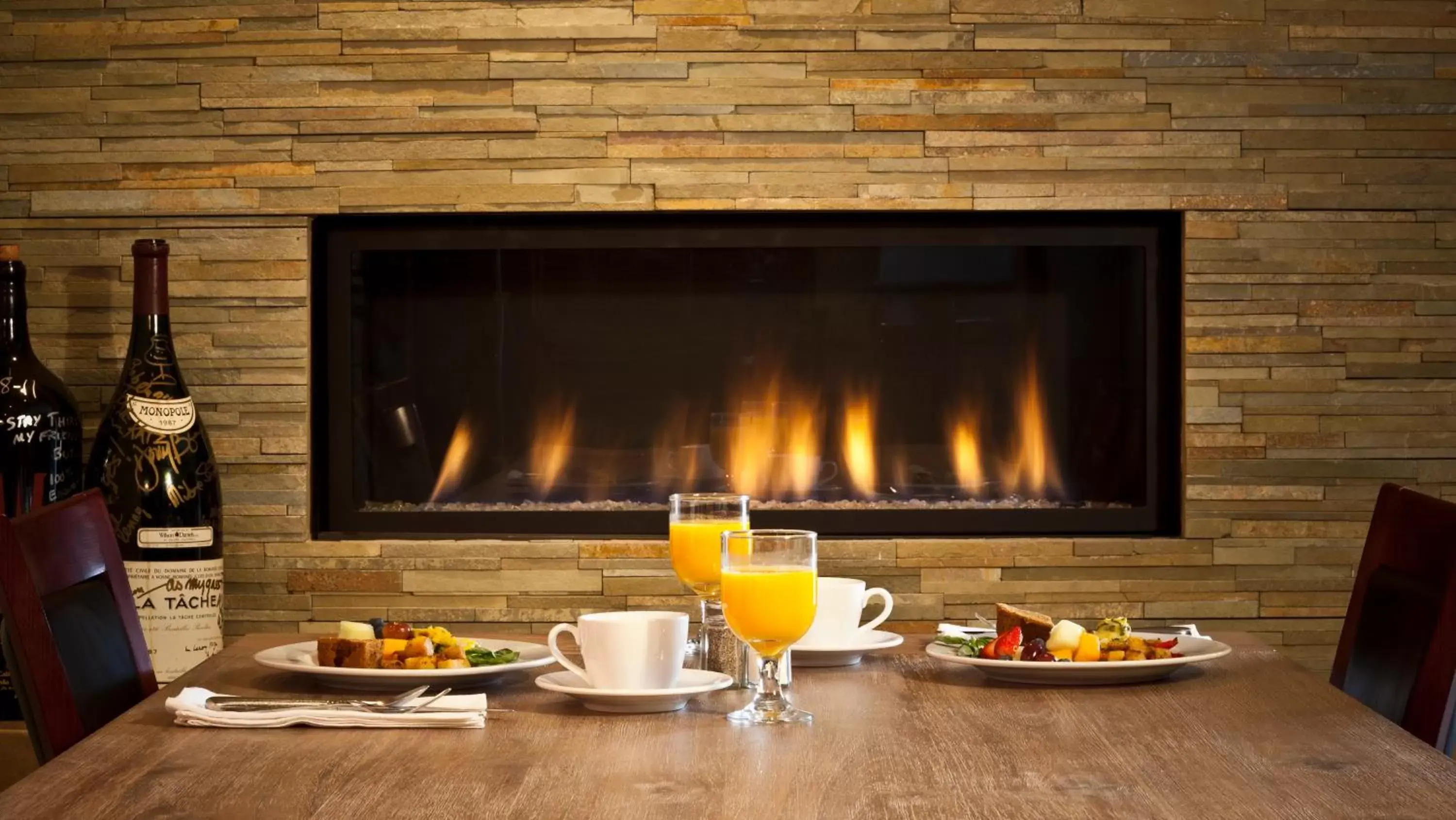 Continental breakfast in Knob Hill Inn Continental breakfast in Knob Hill Inn