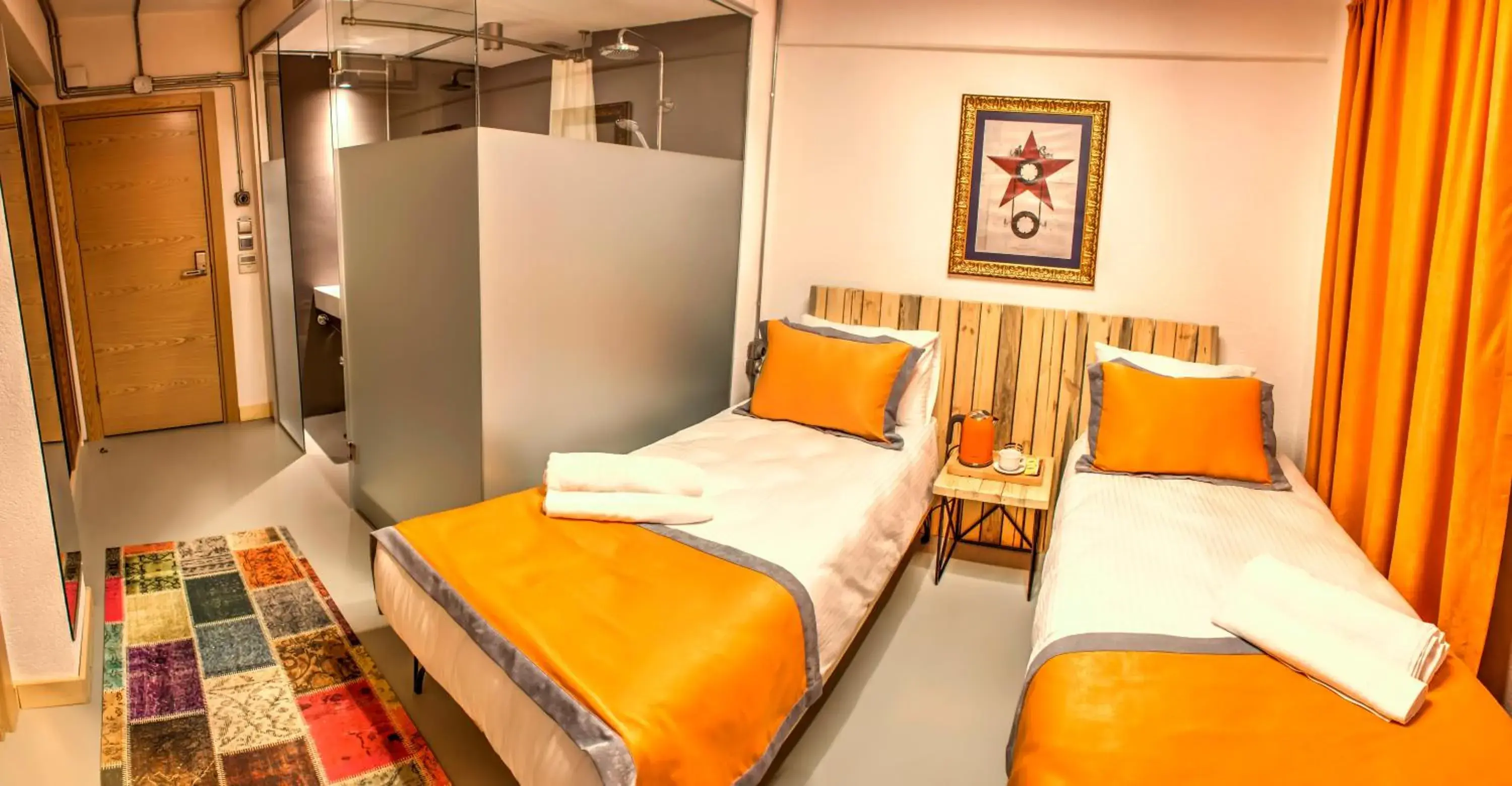 Photo of the whole room, Bed in Vavien Hotel