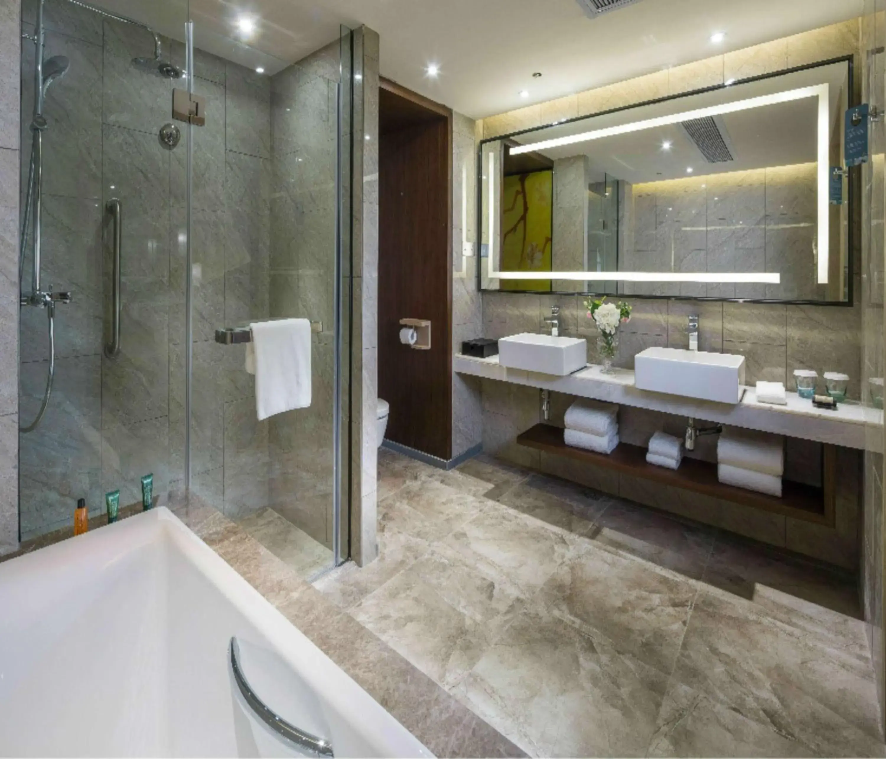 Bathroom in Hilton Garden Inn Zhongshan Guzhen