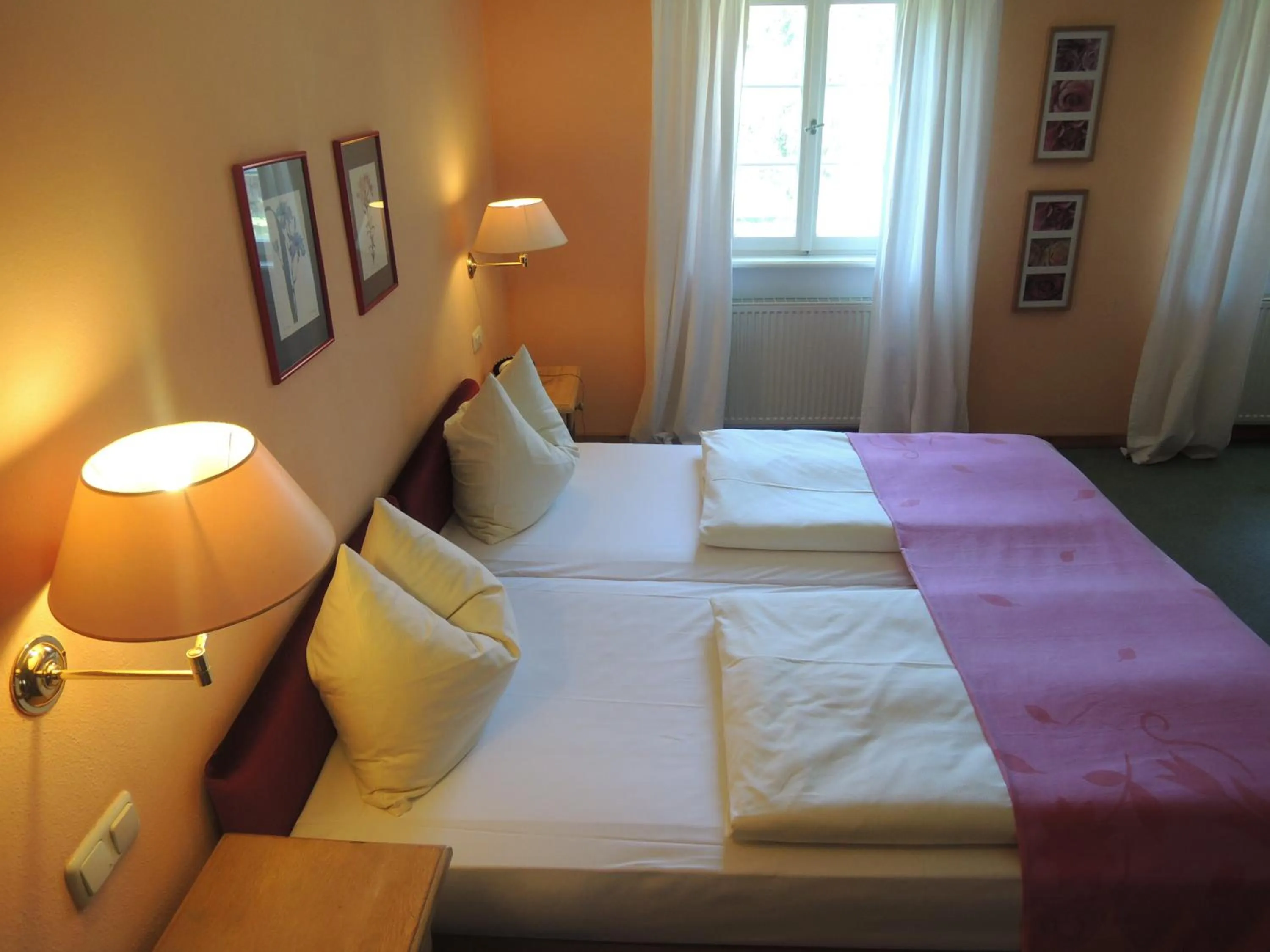 Bed in Landhotel Schloss Buttenheim