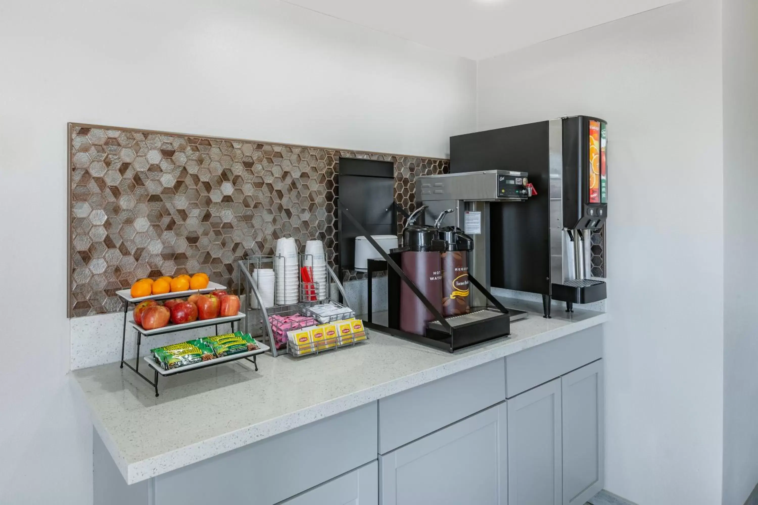 Coffee/tea facilities in Super 8 by Wyndham Charlottesville