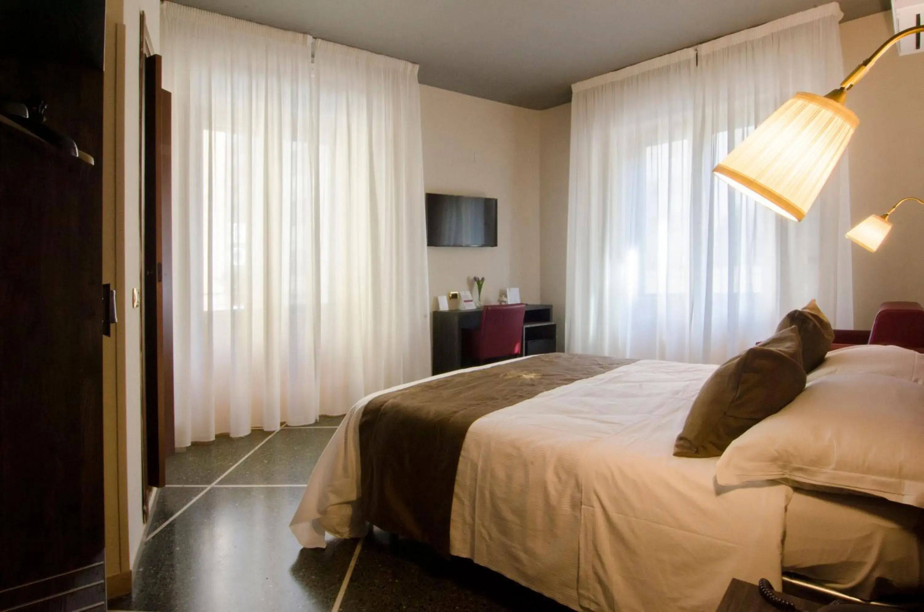 Bedroom, Bed in Hotel Maria