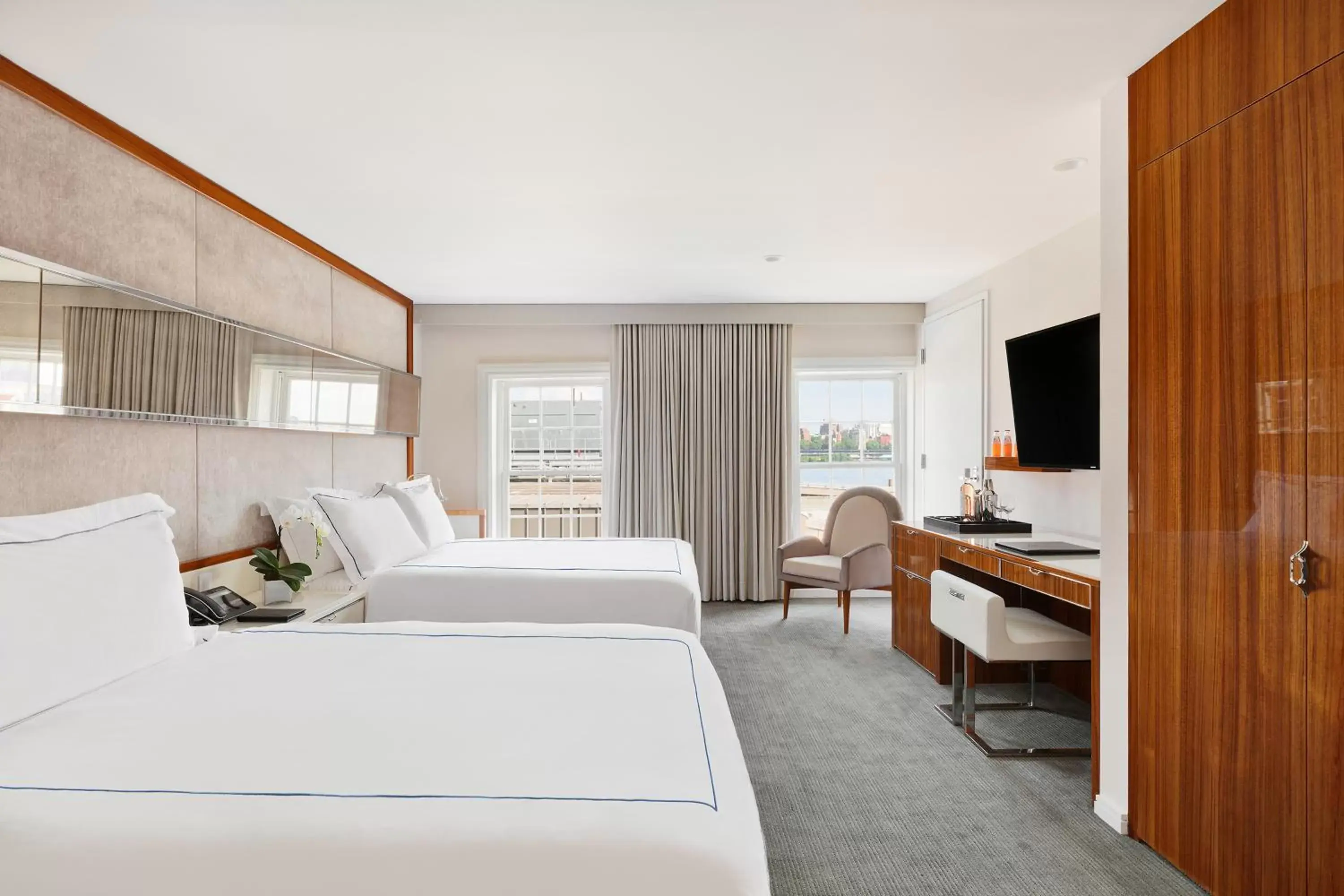 Deluxe Front Street Two Queens in 33 Hotel, New York City, Seaport Deluxe Front Street Two Queens in 33 Hotel, New York City, Seaport