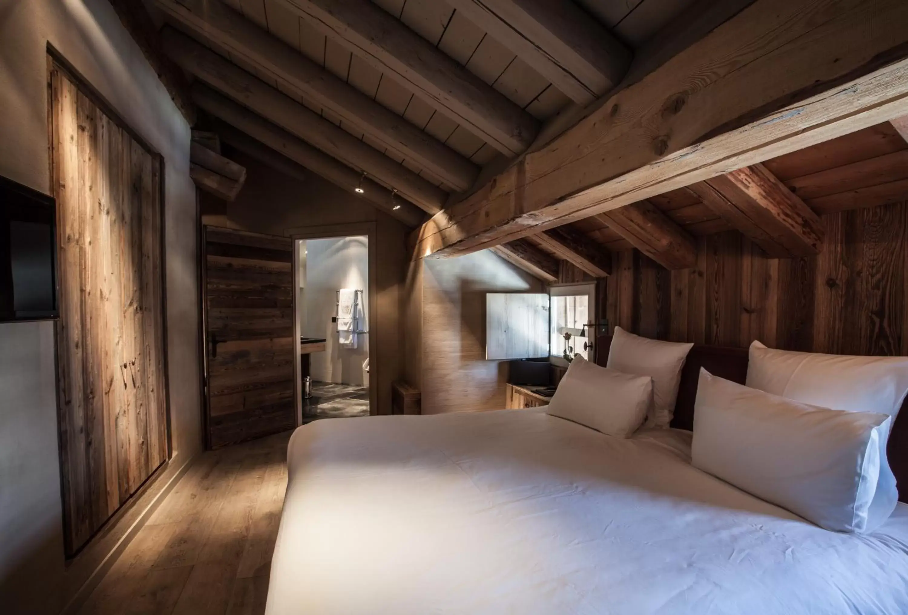 Decorative detail, Bed in Zannier Hotels Le Chalet