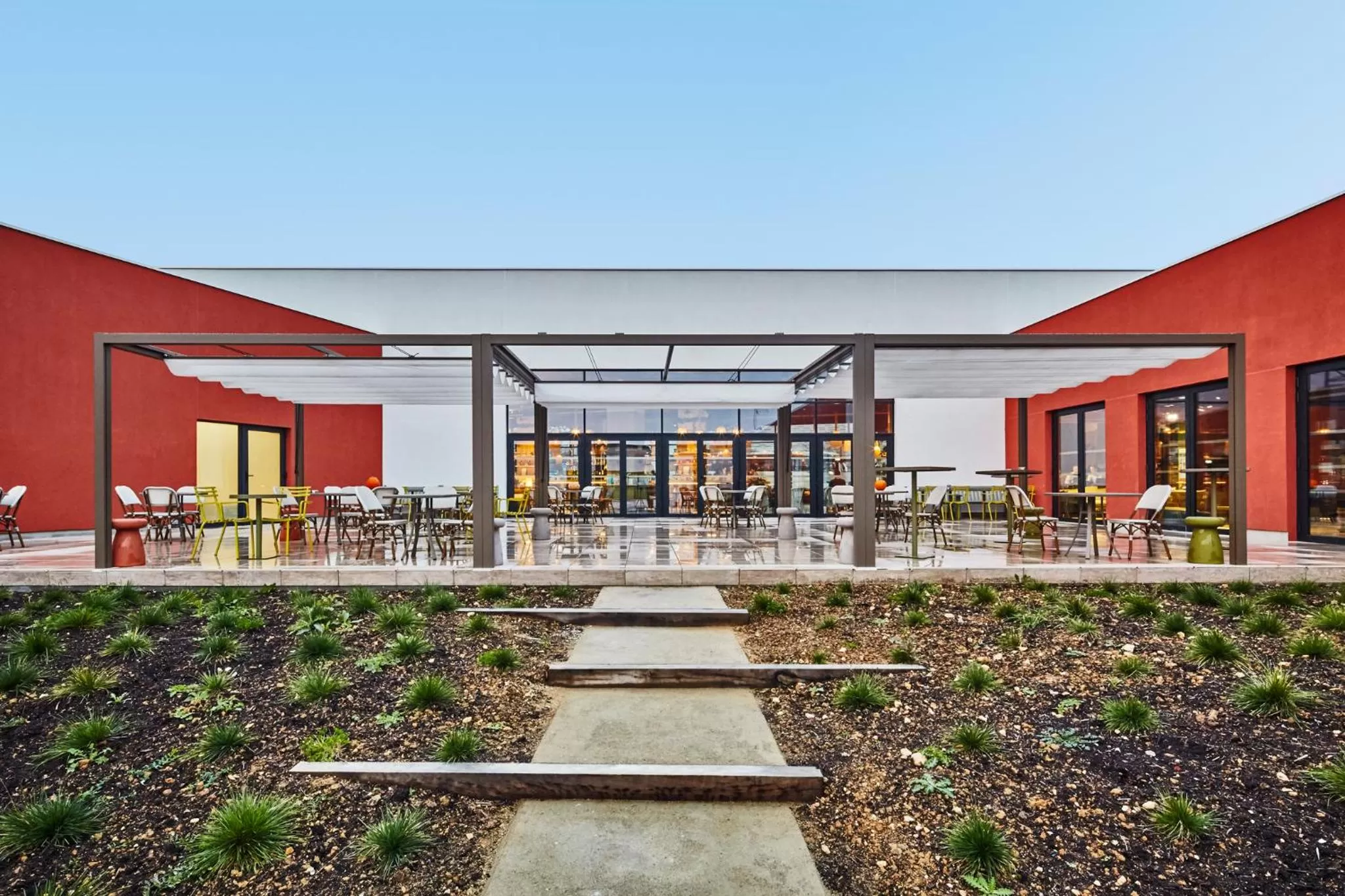 Patio in Mercure Paris Orly Airport