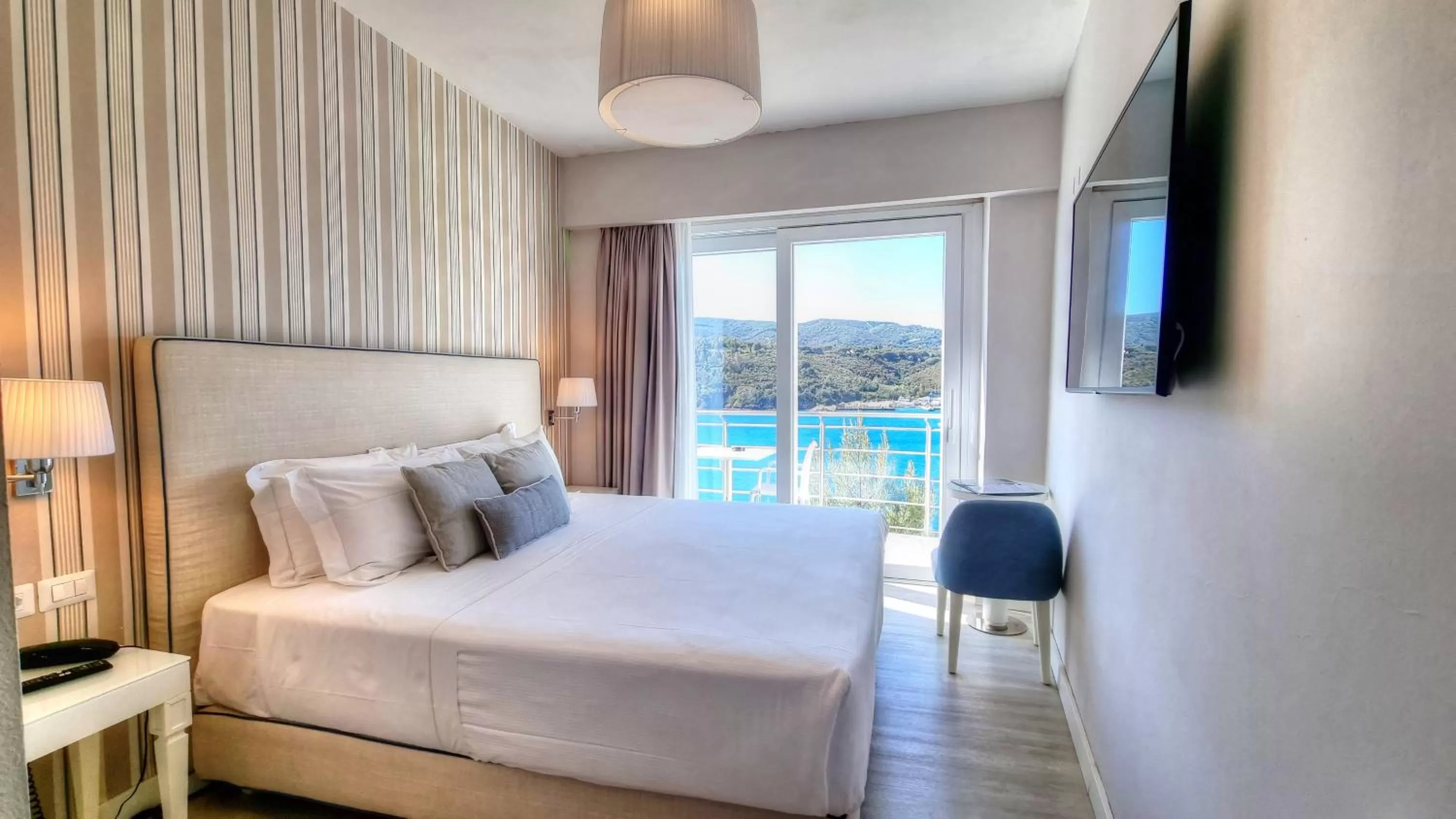 Bedroom, Bed in Hotel Plaza