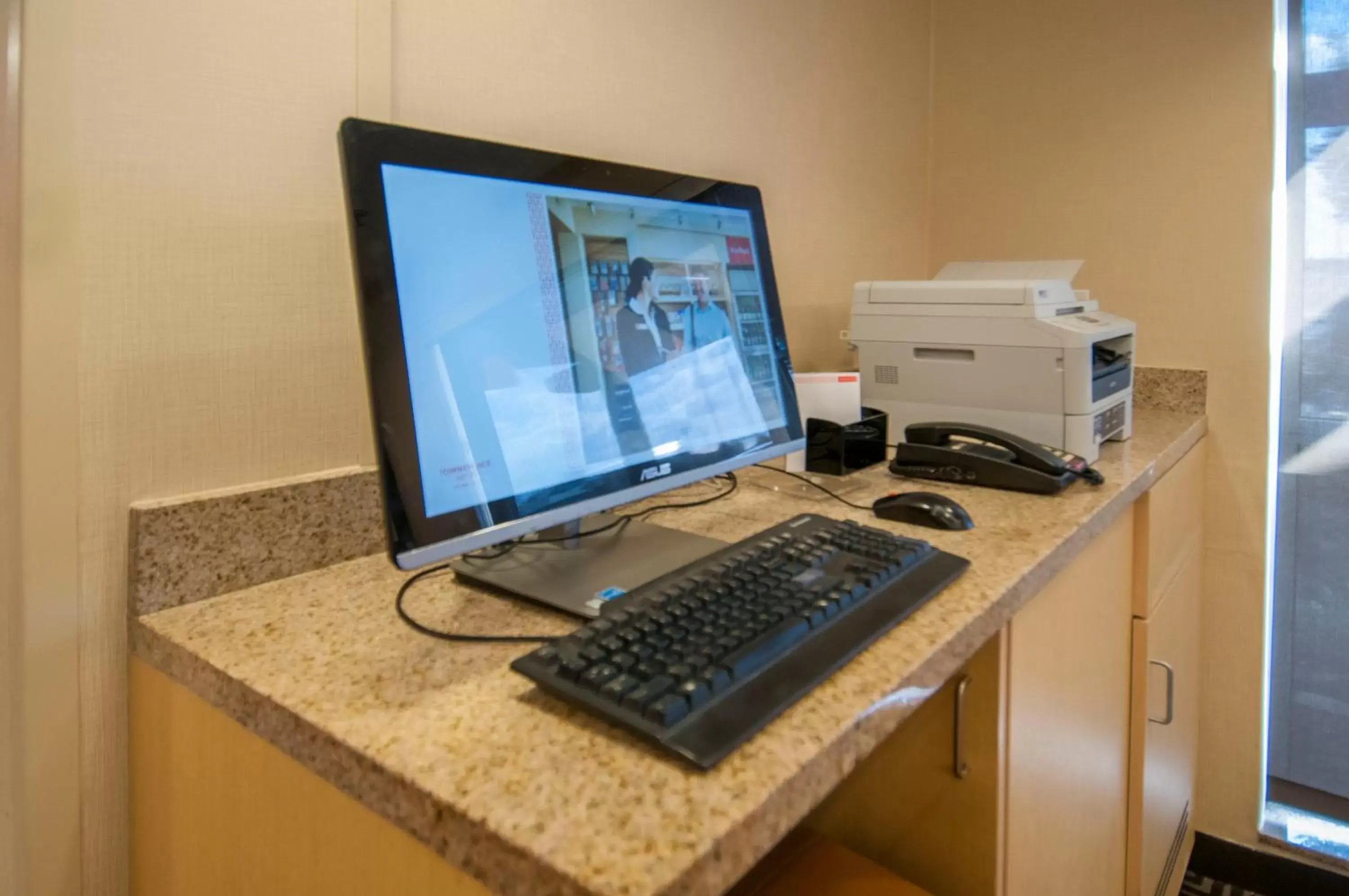 Business facilities, TV/Entertainment Center in TownePlace Suites by Marriott Baton Rouge Gonzales