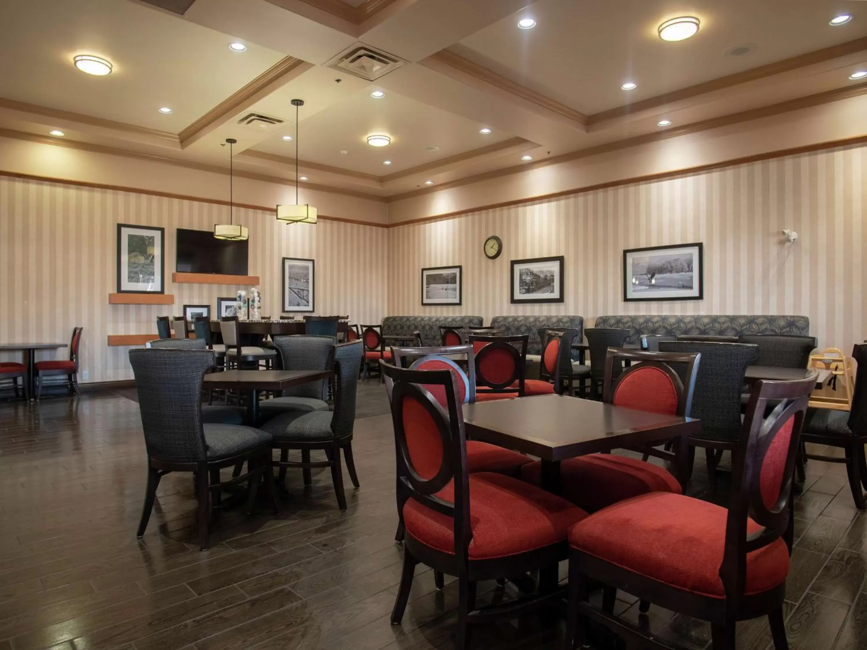 Dining area, Restaurant/Places to Eat in Hampton Inn by Hilton Kamloops
