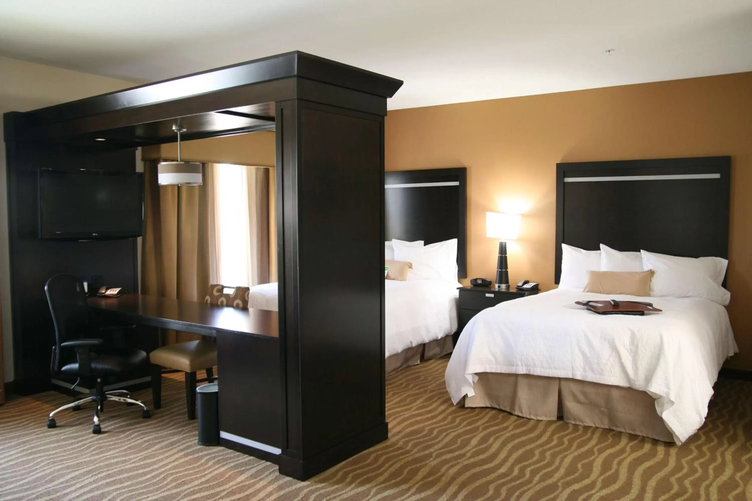 Bedroom, Bed in Hampton Inn & Suites Cleburne