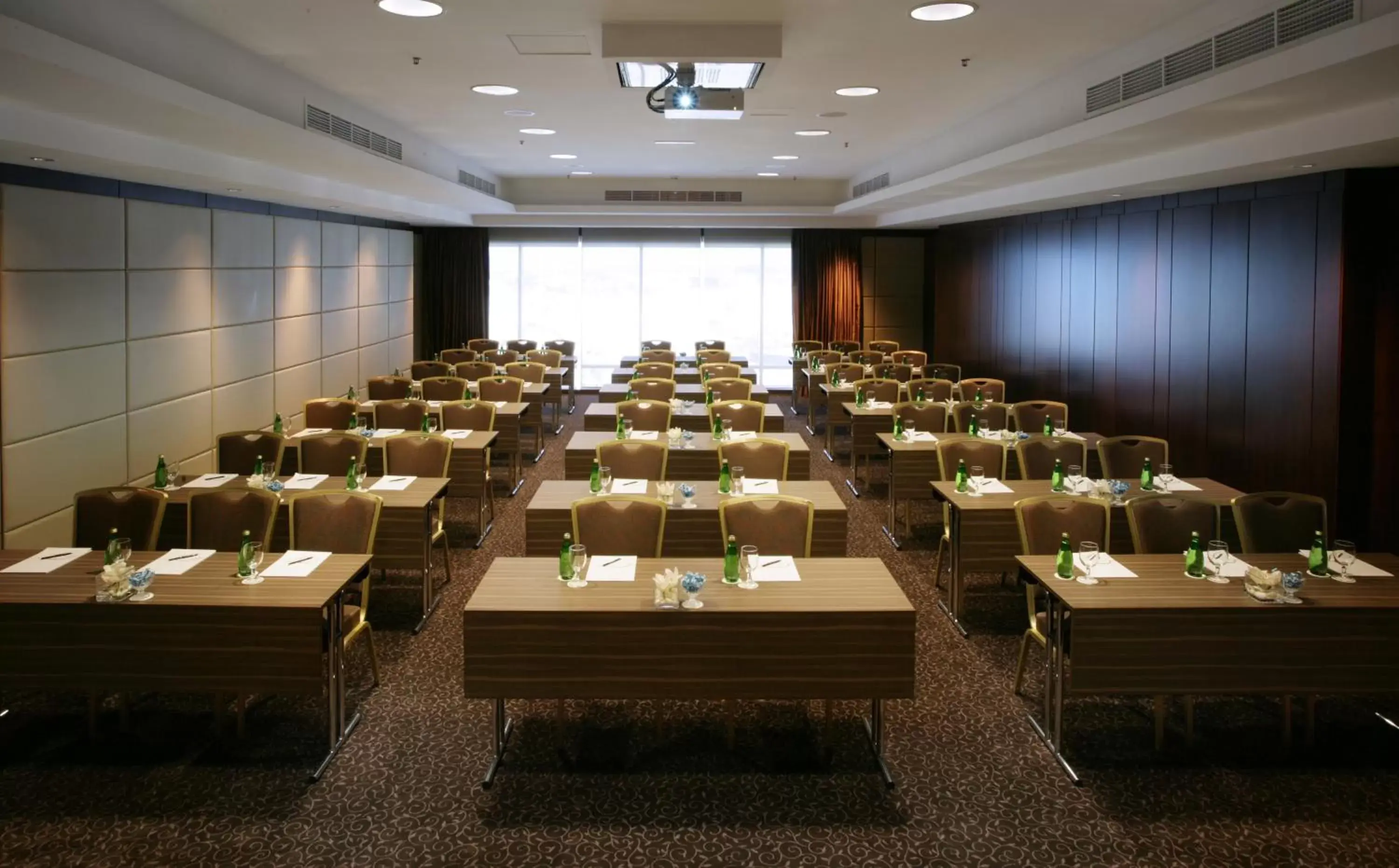 Business facilities in La Suite Dubai Hotel & Apartments