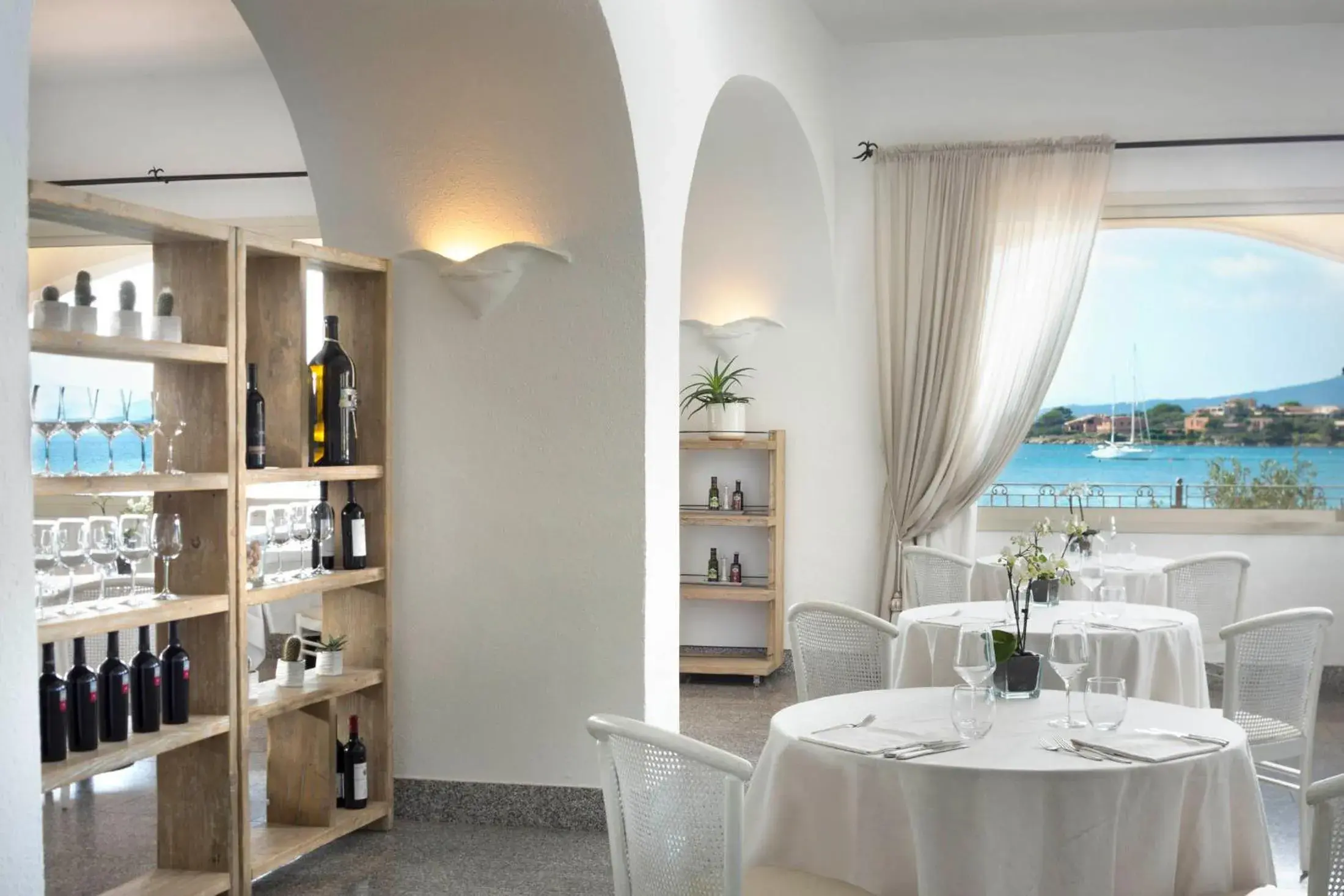 Restaurant/places to eat in Gabbiano Azzurro Hotel & Suites