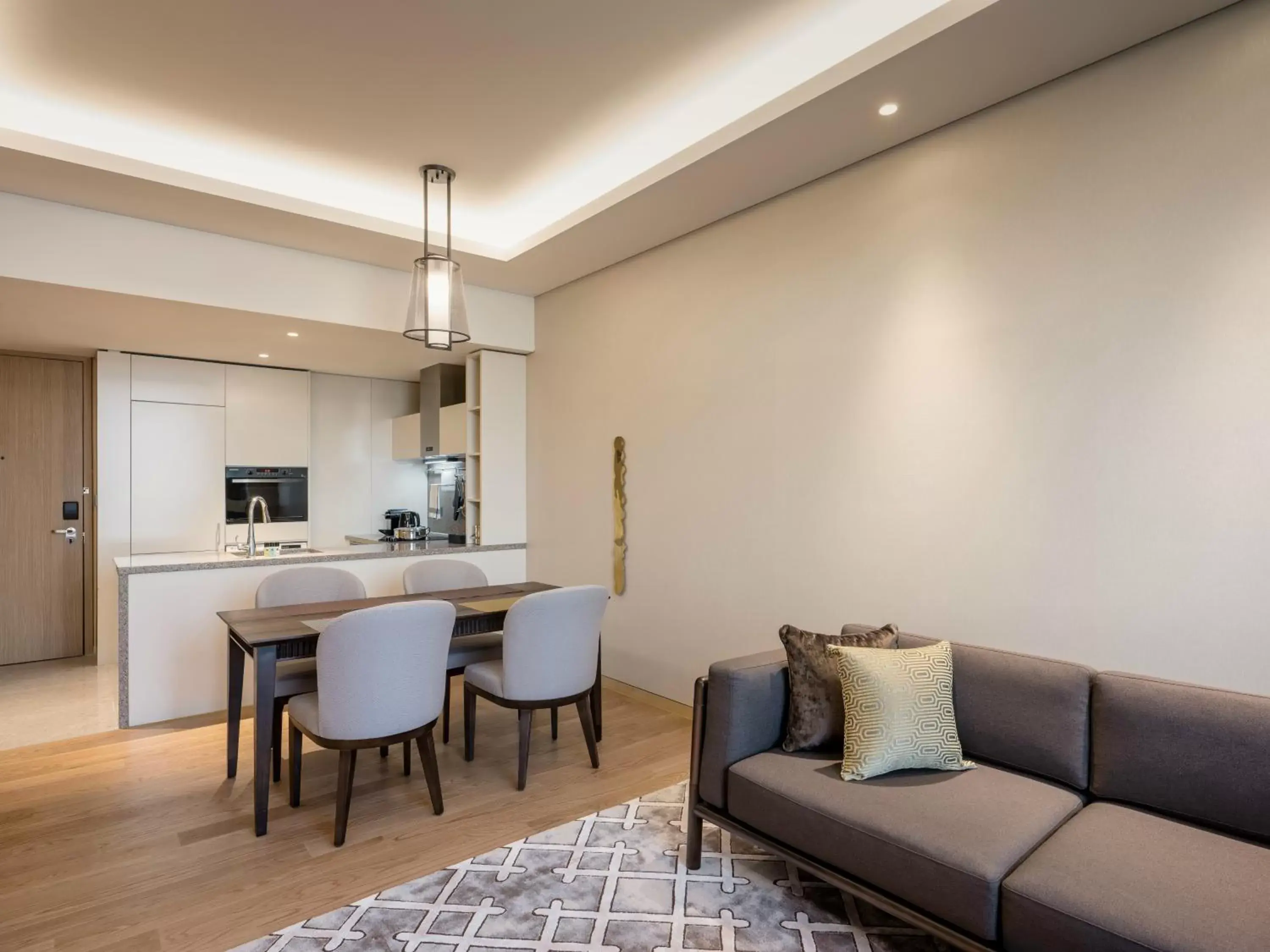 Kitchen or kitchenette, Seating Area in Grand Mercure Ambassador Hotel and Residences Seoul Yongsan