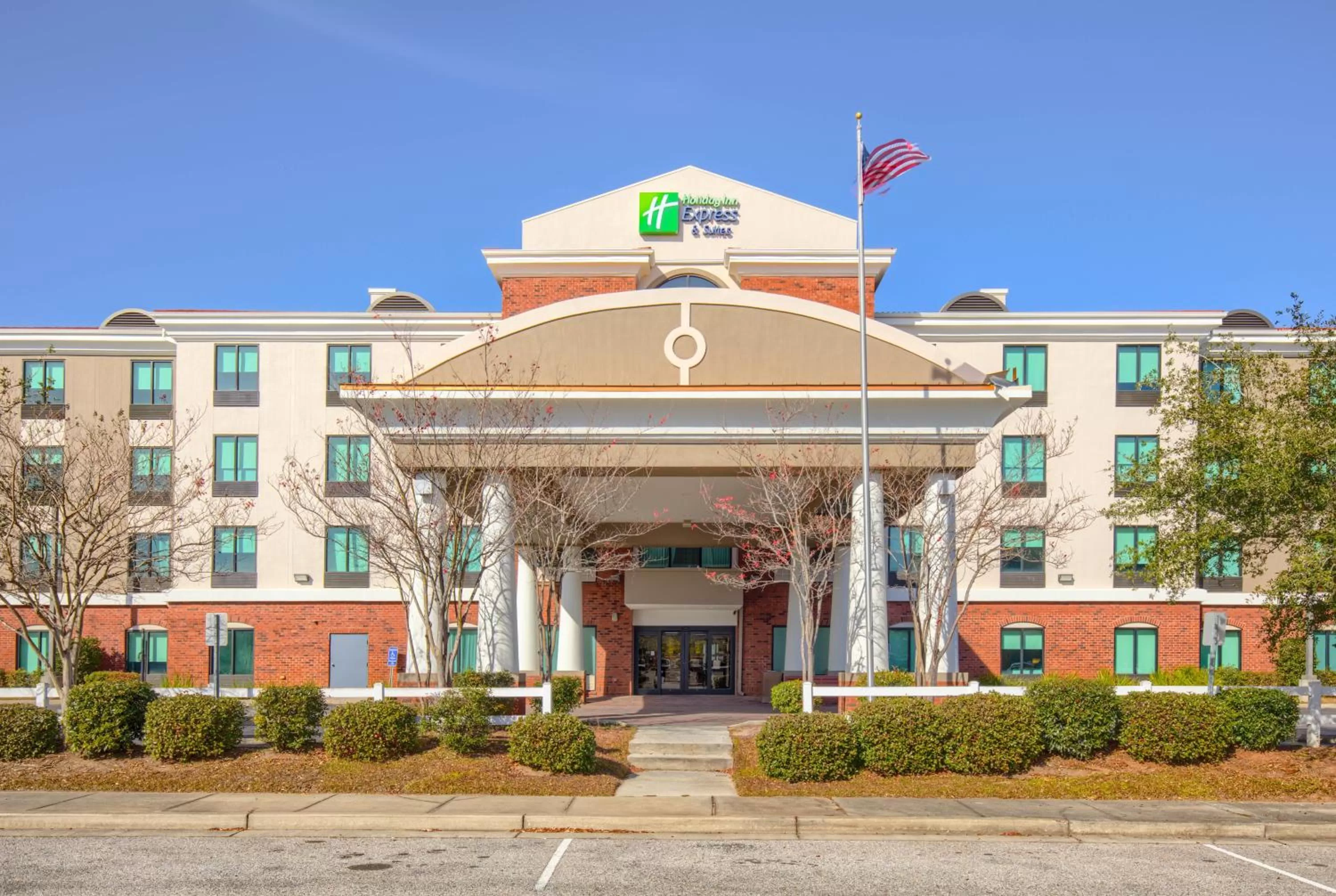 Property building in Holiday Inn Express Hotel & Suites Gulf Shores by IHG