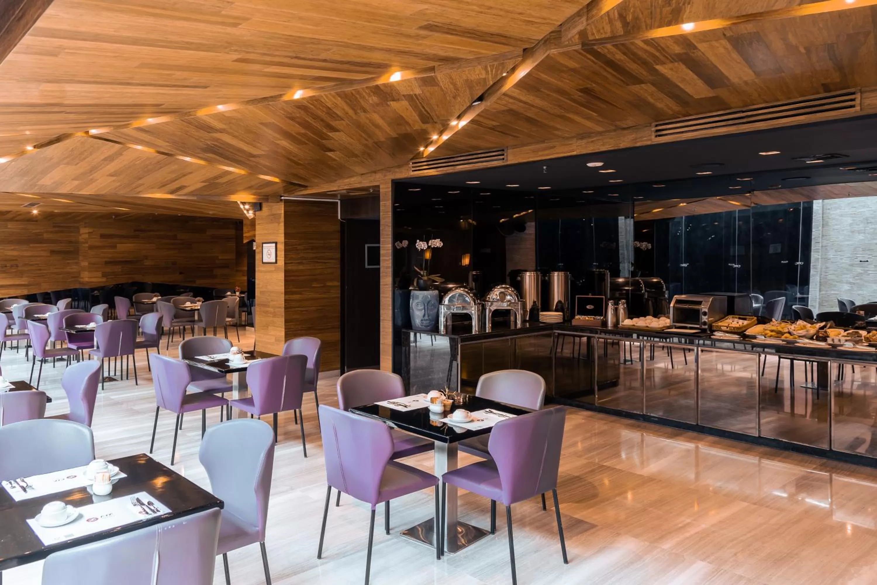 Restaurant/places to eat in Exe Oriental Panamá