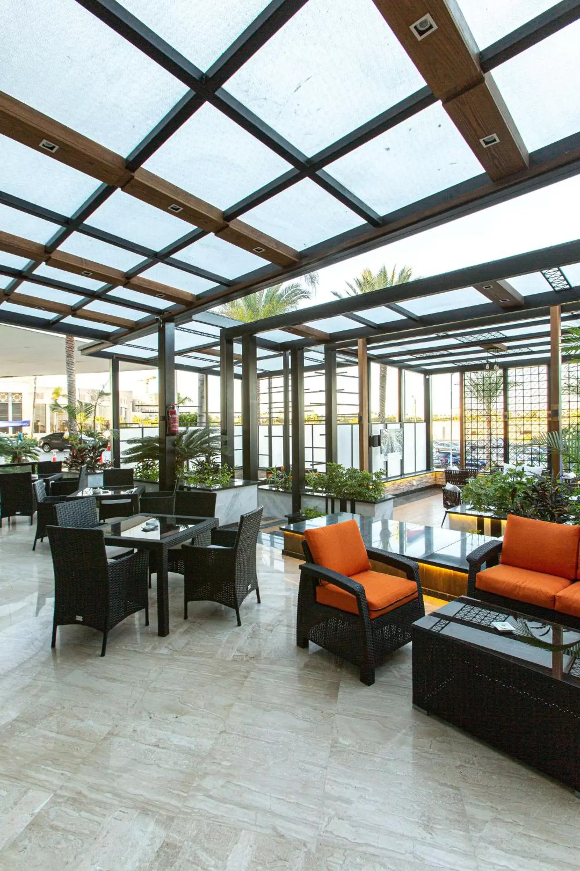 Lounge or bar, Restaurant/Places to Eat in Radisson Blu Hotel Alexandria