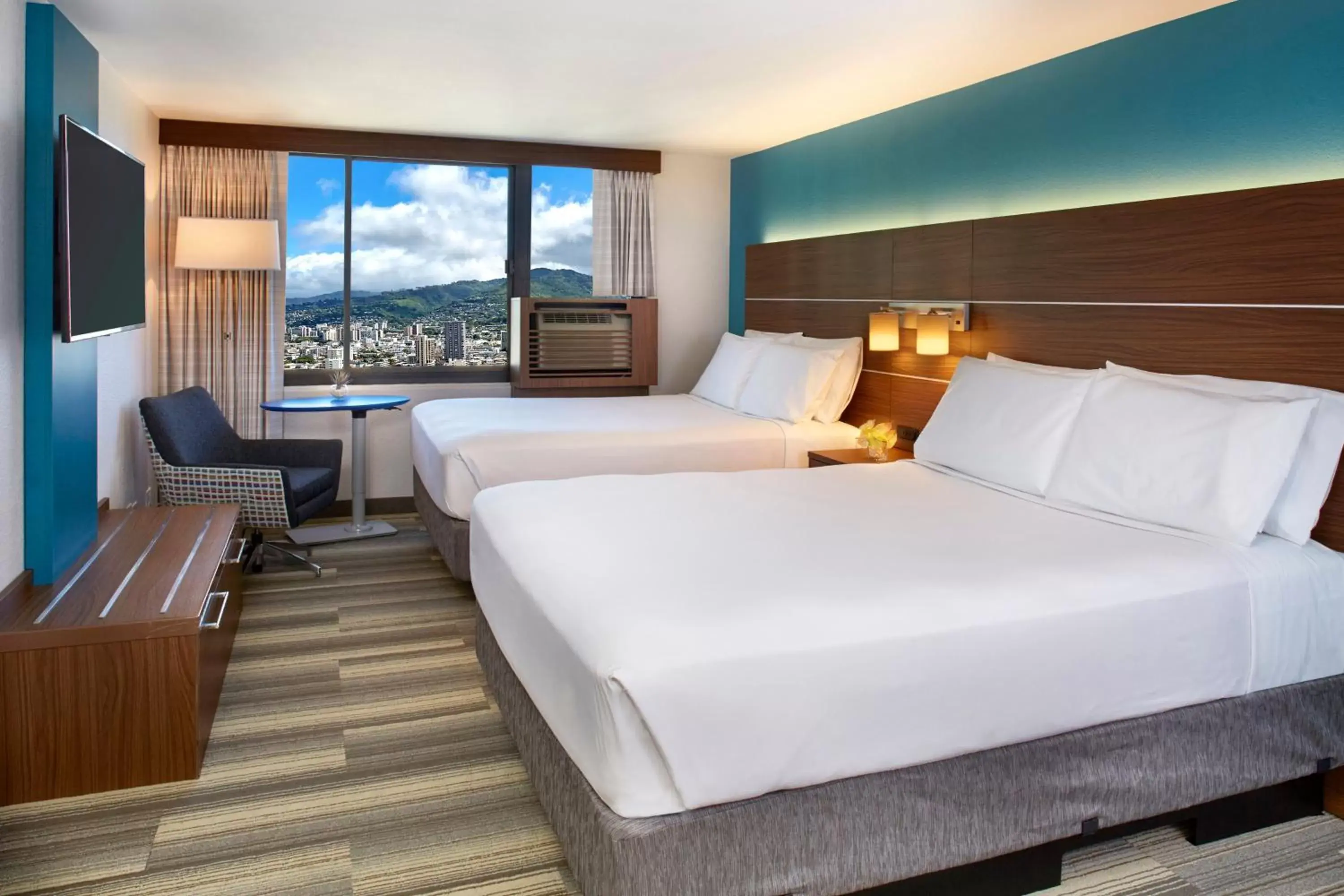 Photo of the whole room, Bed in Holiday Inn Express Waikiki, an IHG Hotel