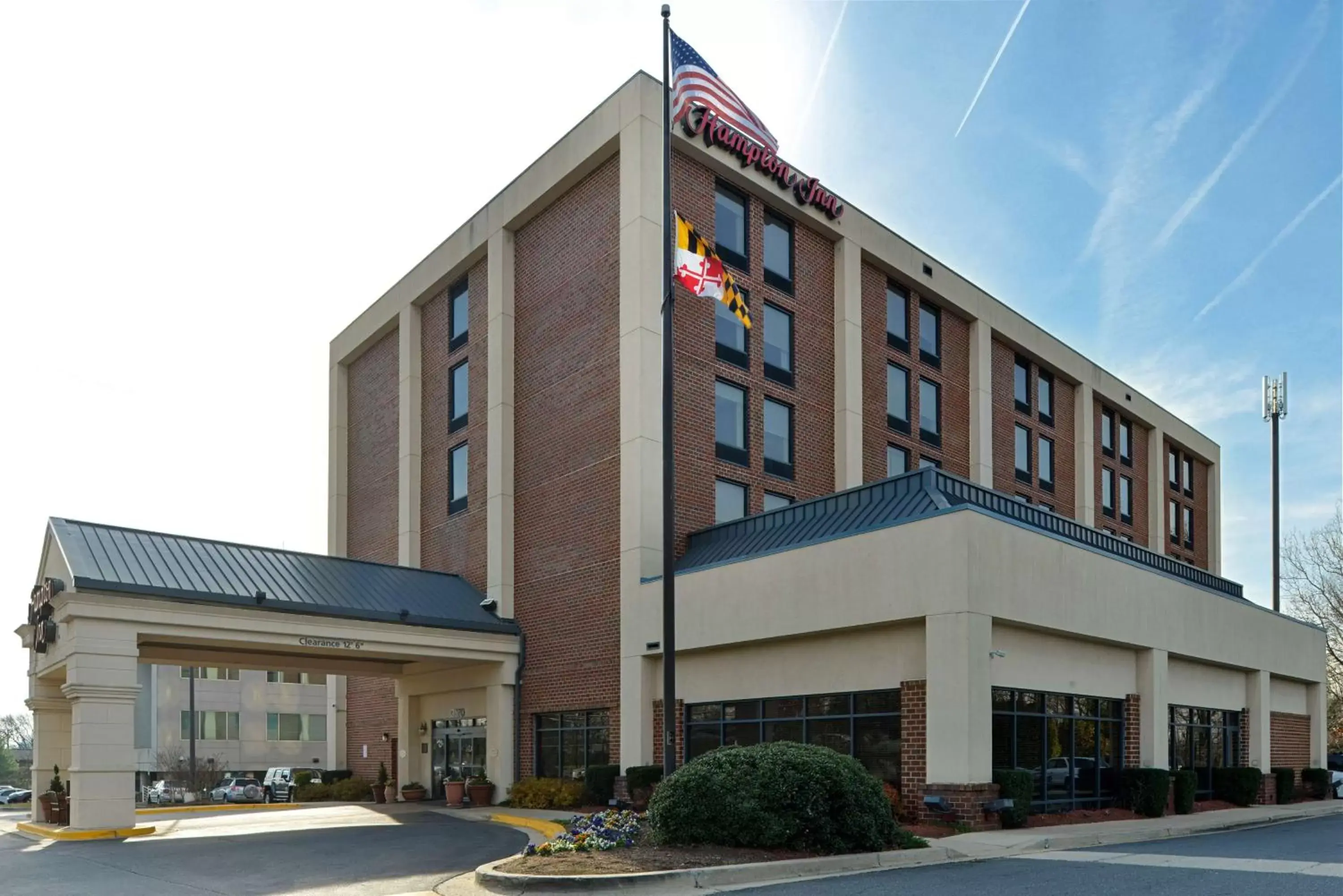 Property Building in Hampton Inn College Park