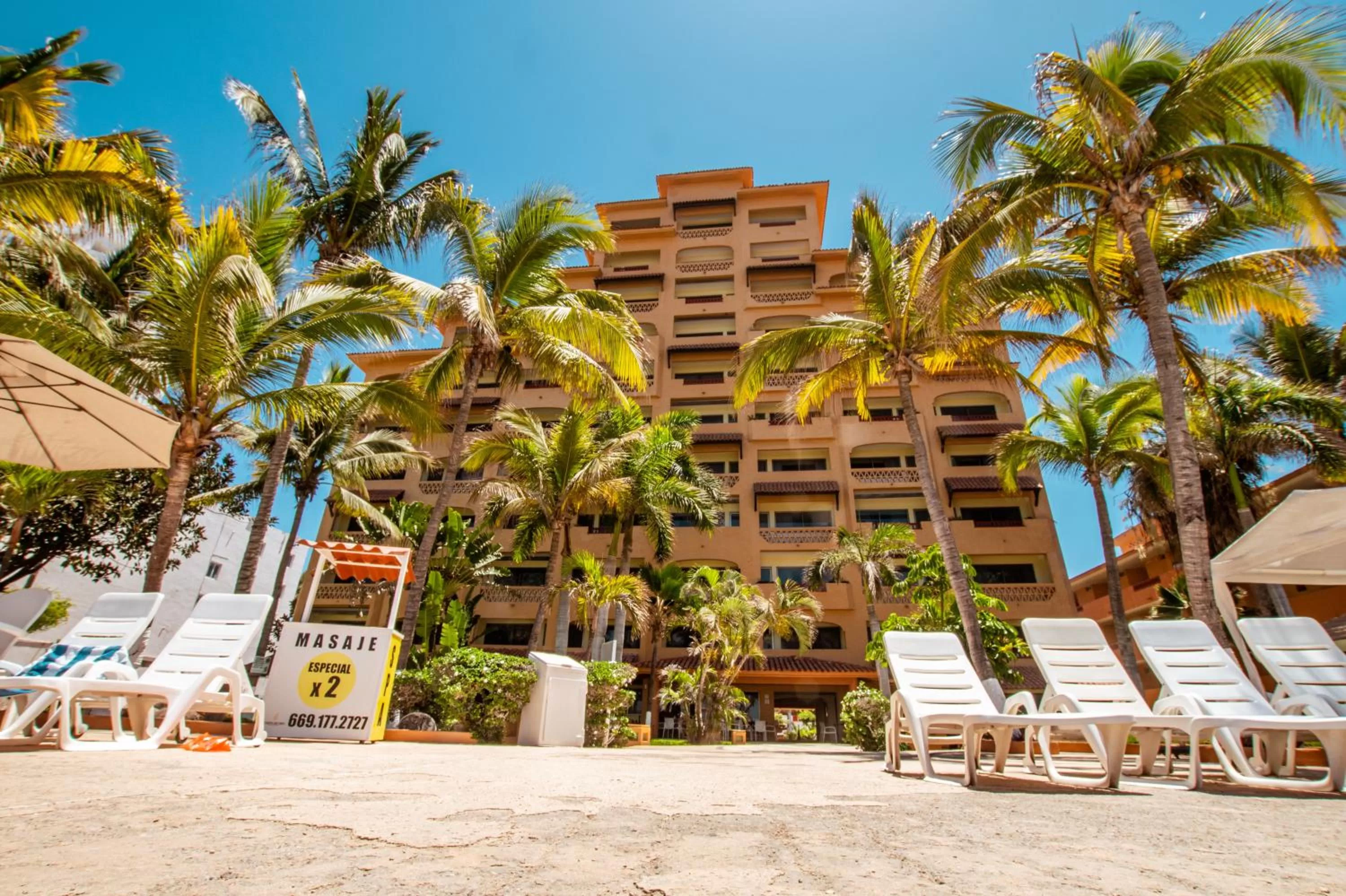 Property building in Costa de Oro Beach Hotel