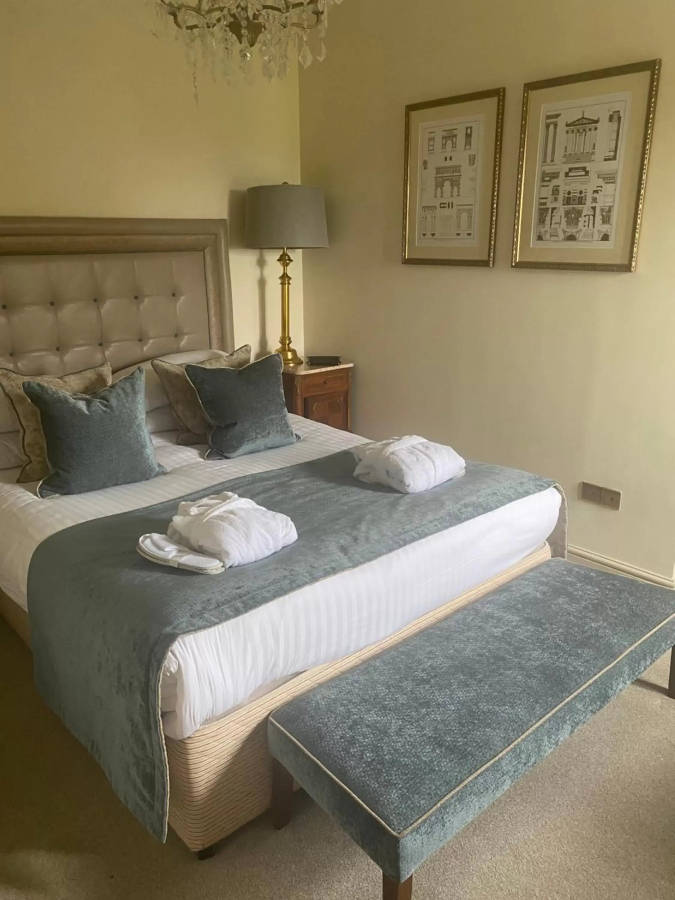 Bedroom, Bed in Eastwell Manor, Champneys Hotel & Spa Bedroom, Bed in Eastwell Manor, Champneys Hotel & Spa