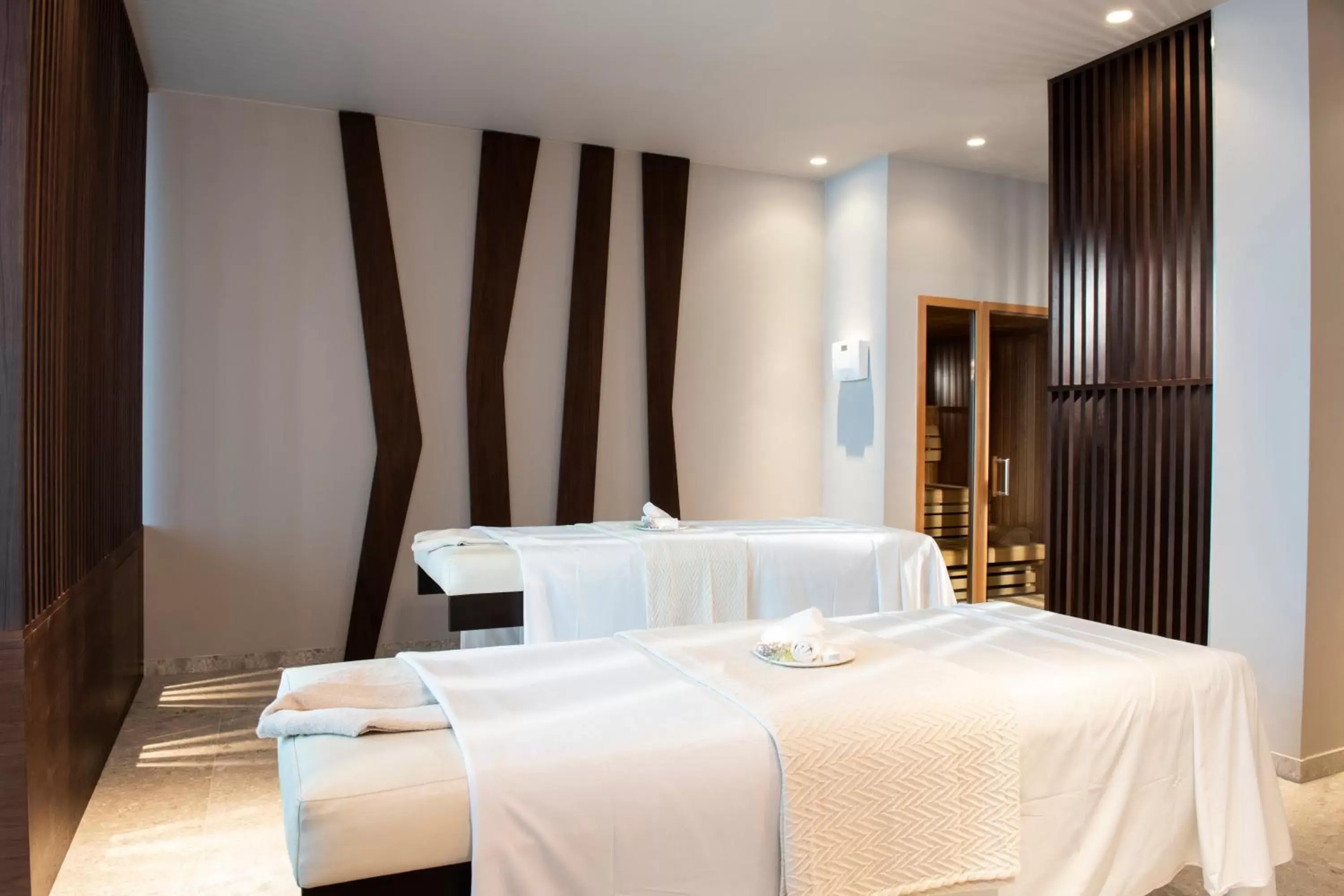 Massage, Bed in Radisson Blu Resort & Spa