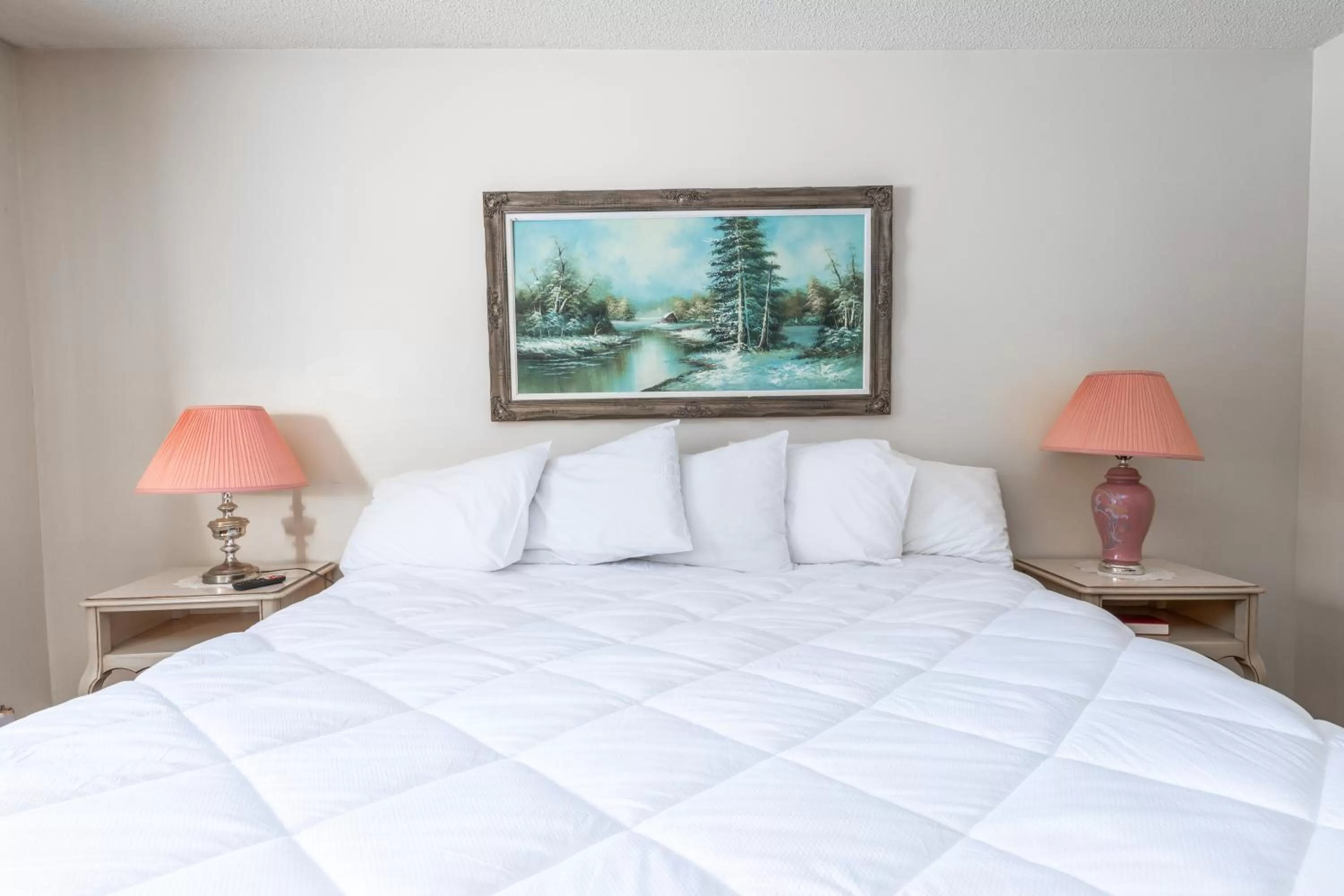 Bed in Englehart Motel