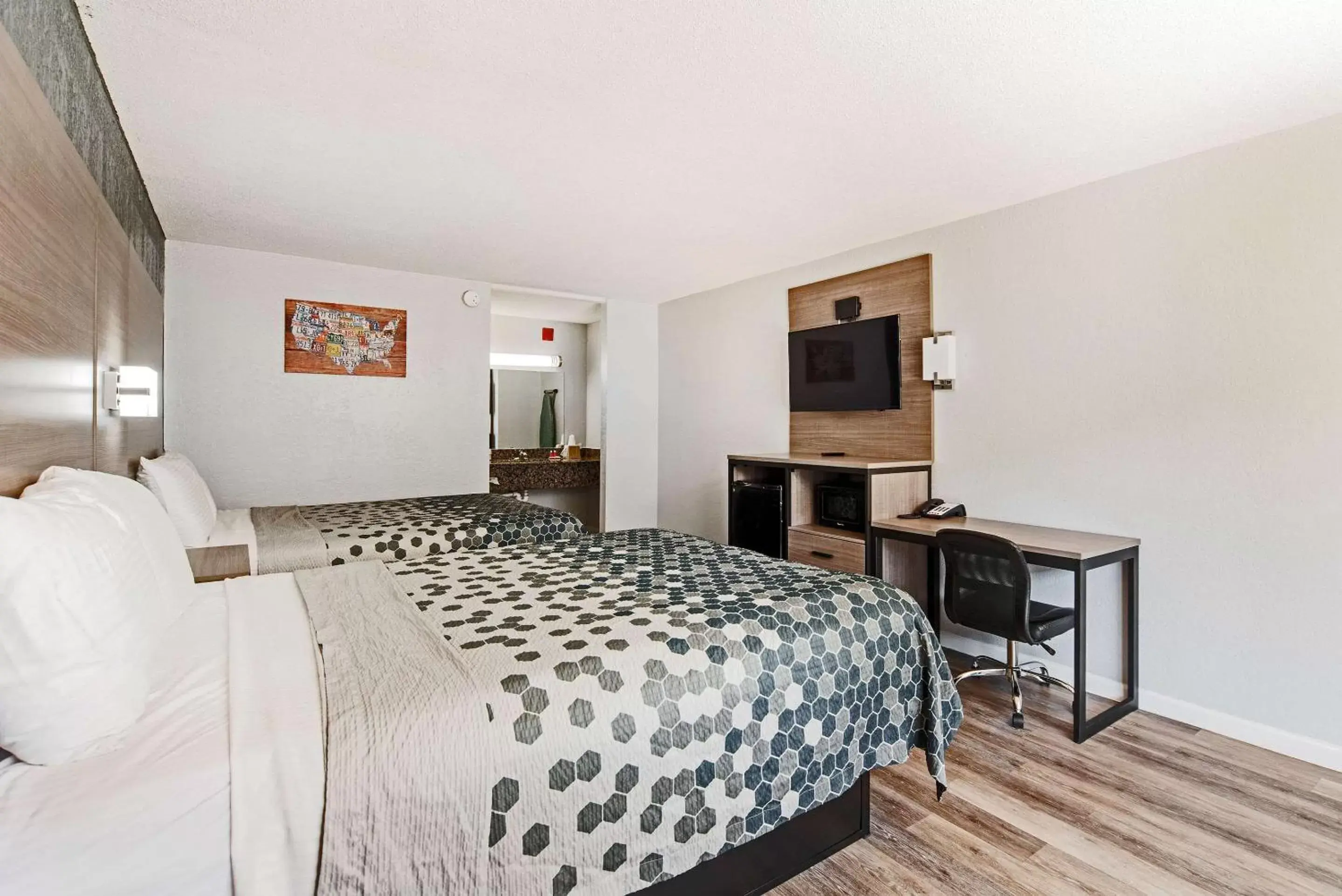 Efficency Queen Room with Two Queen Beds - Non-Smoking in Econo Lodge Inn & Suites Near Bricktown Efficency Queen Room with Two Queen Beds - Non-Smoking in Econo Lodge Inn & Suites Near Bricktown