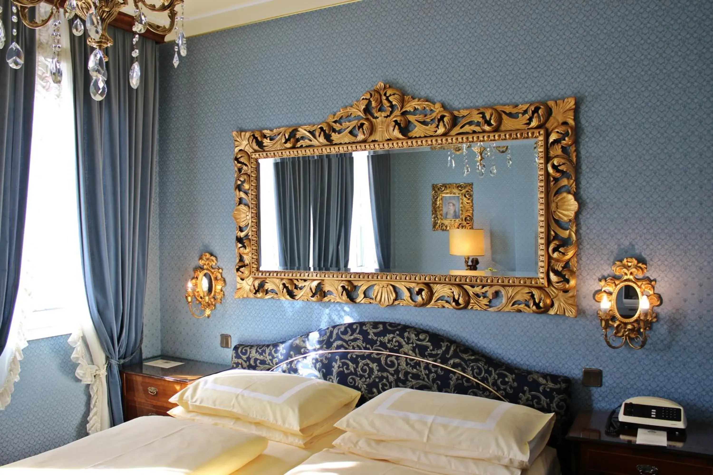 Bed in Hotel Palais Porcia
