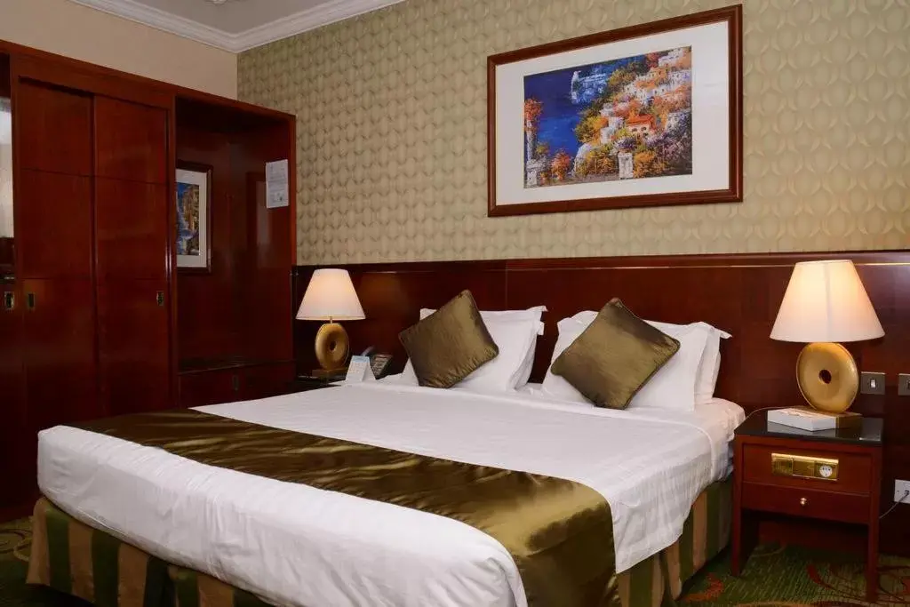 Bed in Al Rawda Royal Inn