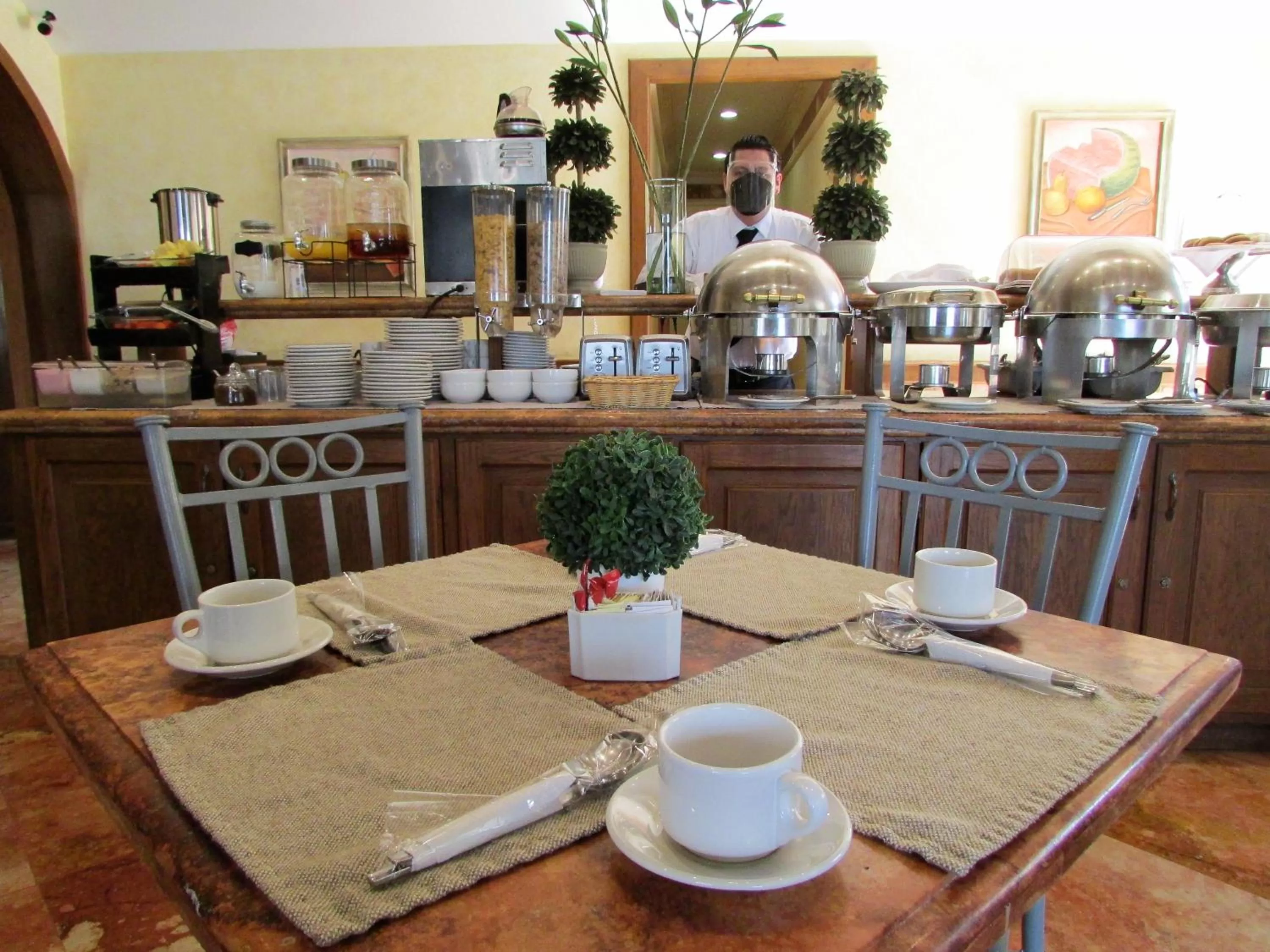 Breakfast in Best Western Hotel Posada Del Rio Express