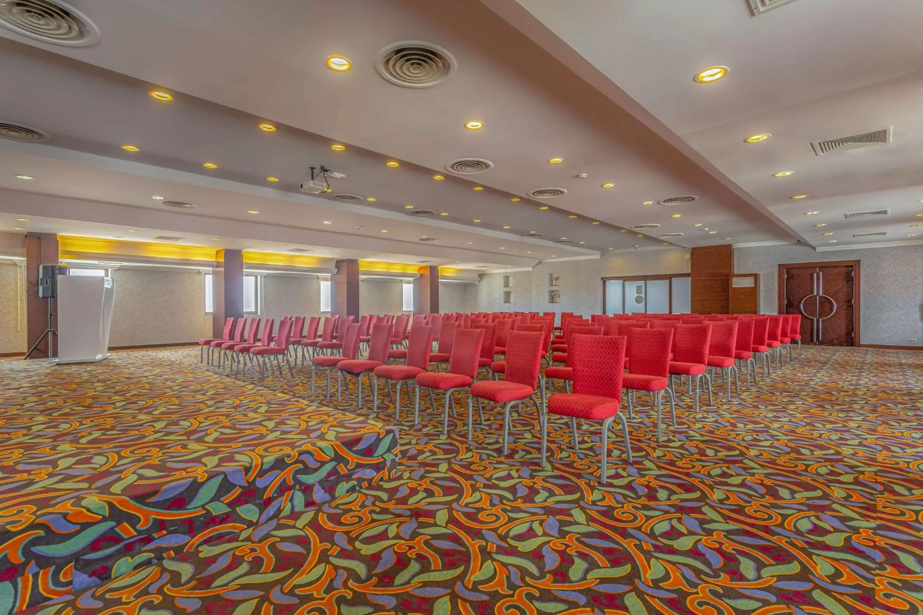 Banquet/Function facilities in Best Western Plus Khan Hotel