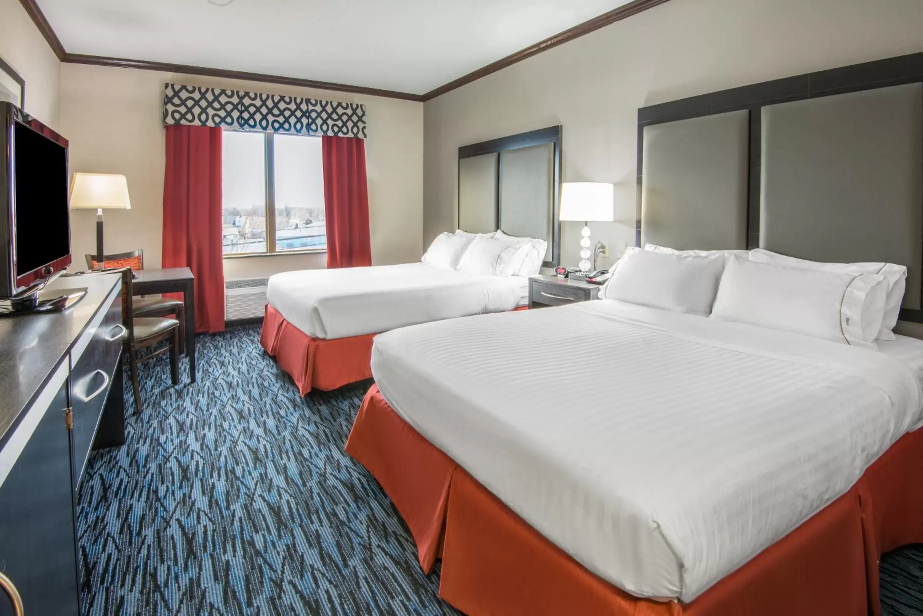 Photo of the whole room, Bed in Holiday Inn Express Cleveland Airport - Brook Park, an IHG Hotel