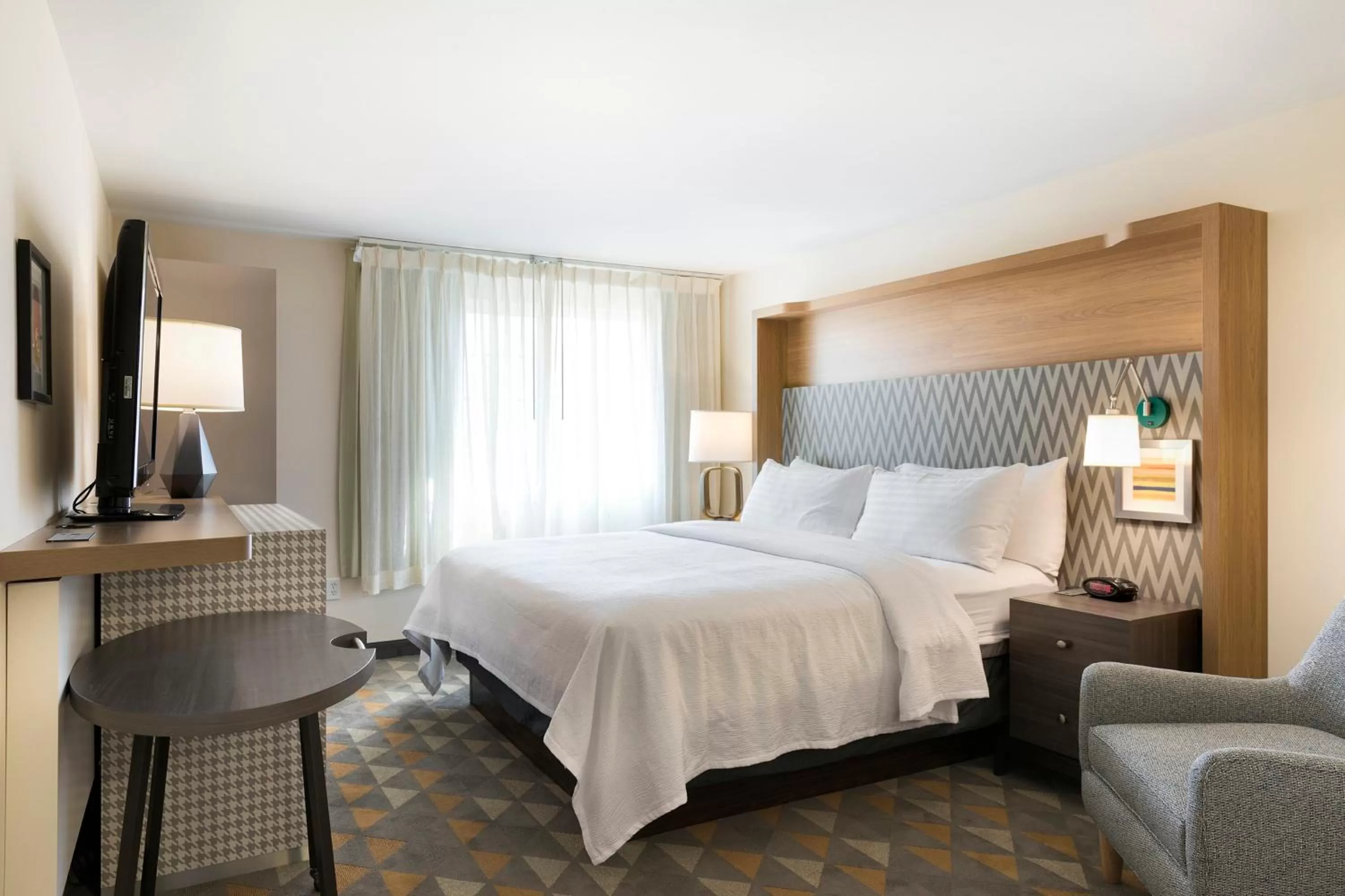 Photo of the whole room, Bed in Holiday Inn - Bloomington W MSP Airport Area by IHG