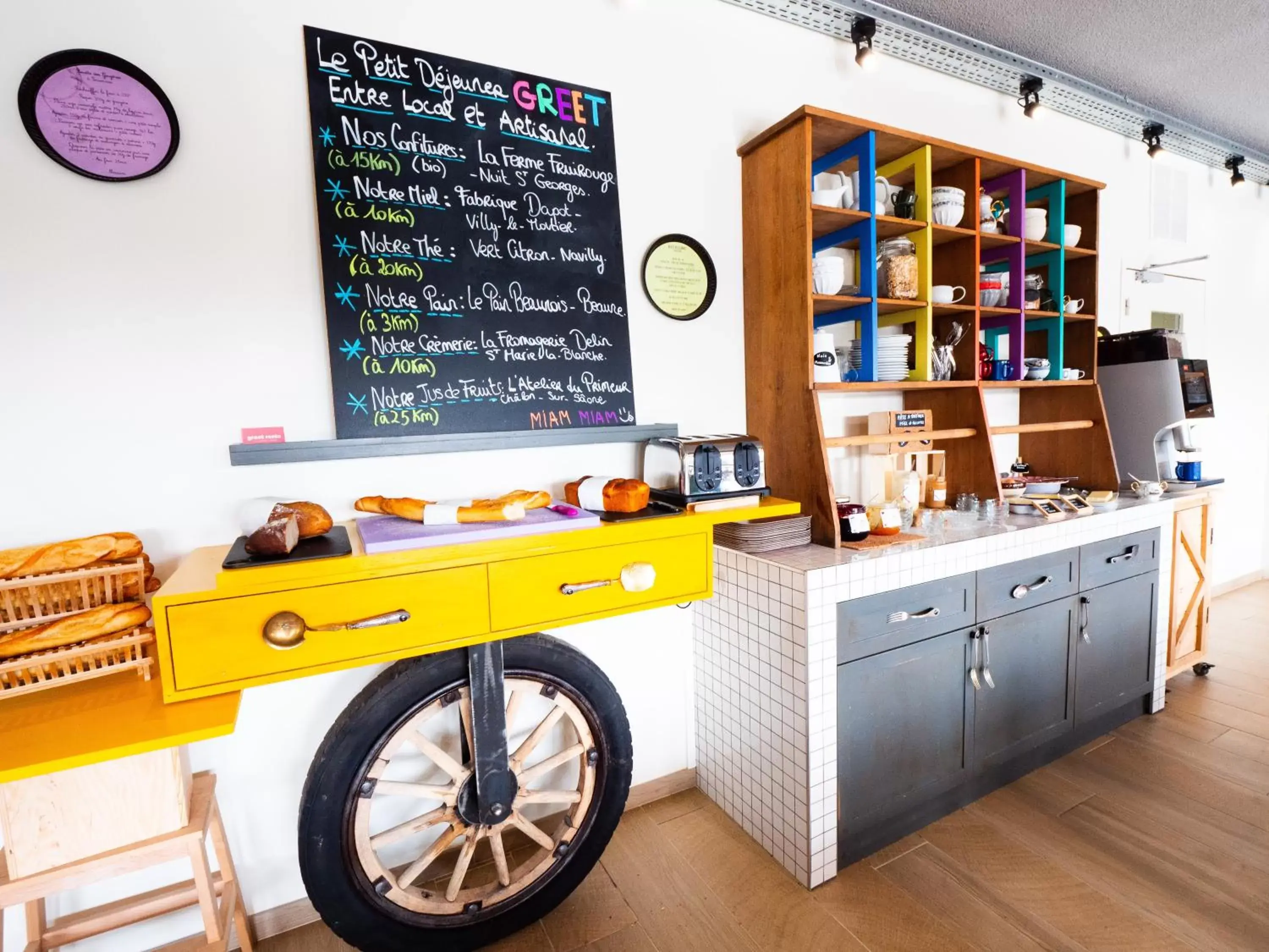 Continental breakfast, Kitchen/Kitchenette in greet Hotel Beaune