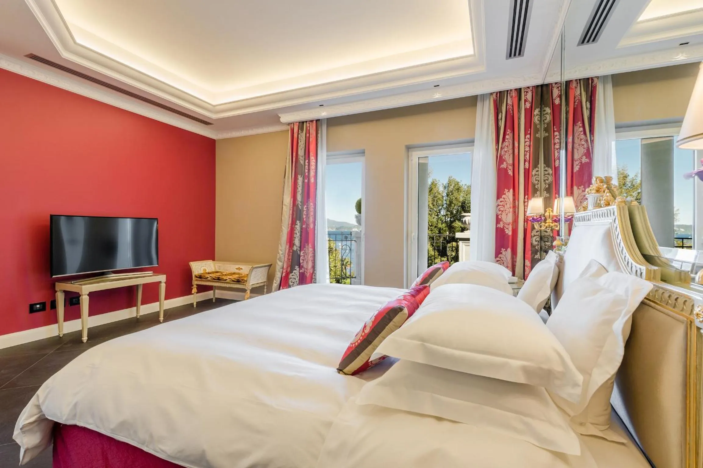 Bedroom, Bed in Villa e Palazzo Aminta - A Leading Hotel of The World