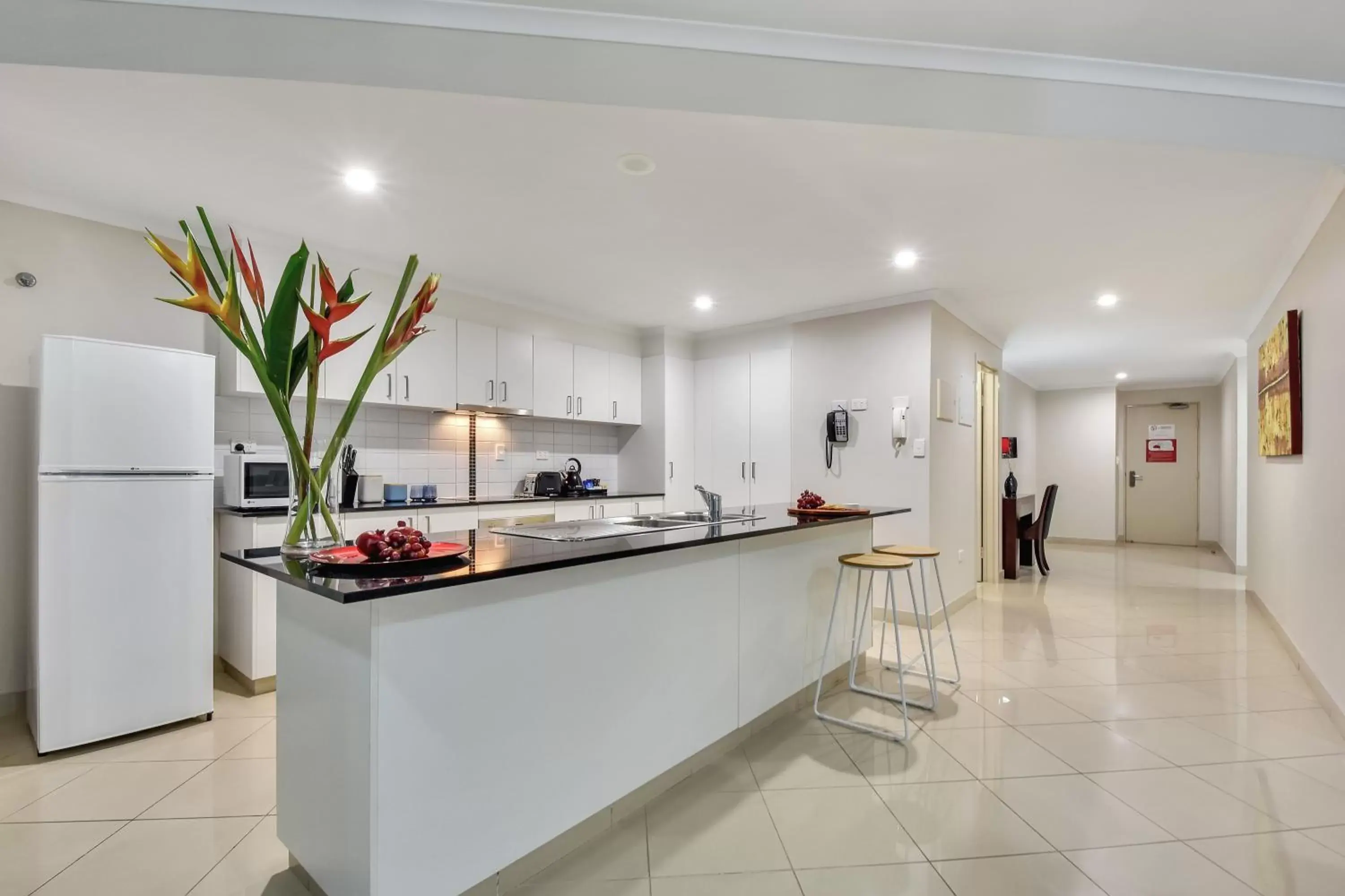 Kitchen or kitchenette, Kitchen/Kitchenette in Argus Apartments Darwin