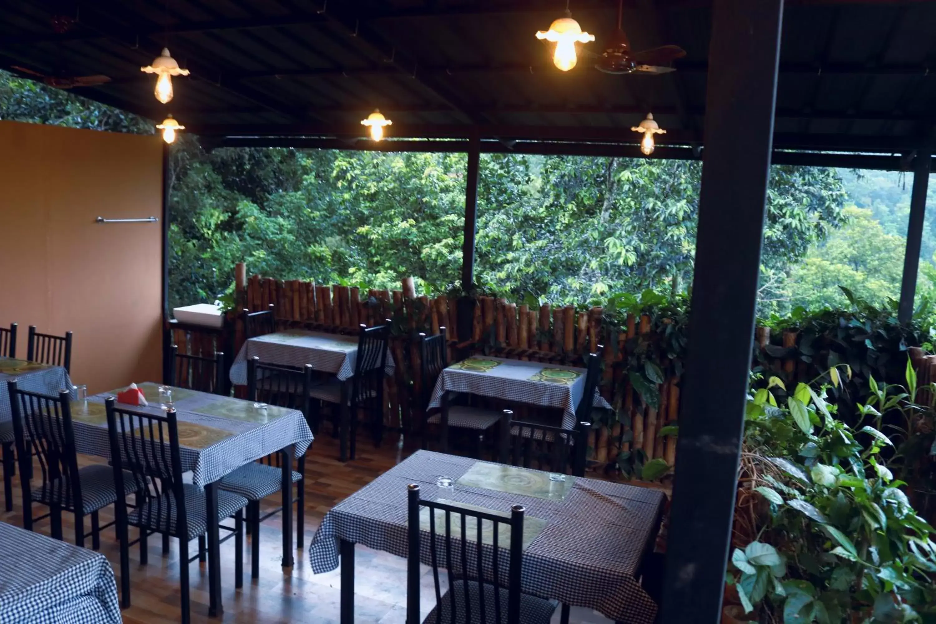 Restaurant/Places to Eat in Edens Munnar Restaurant/Places to Eat in Edens Munnar