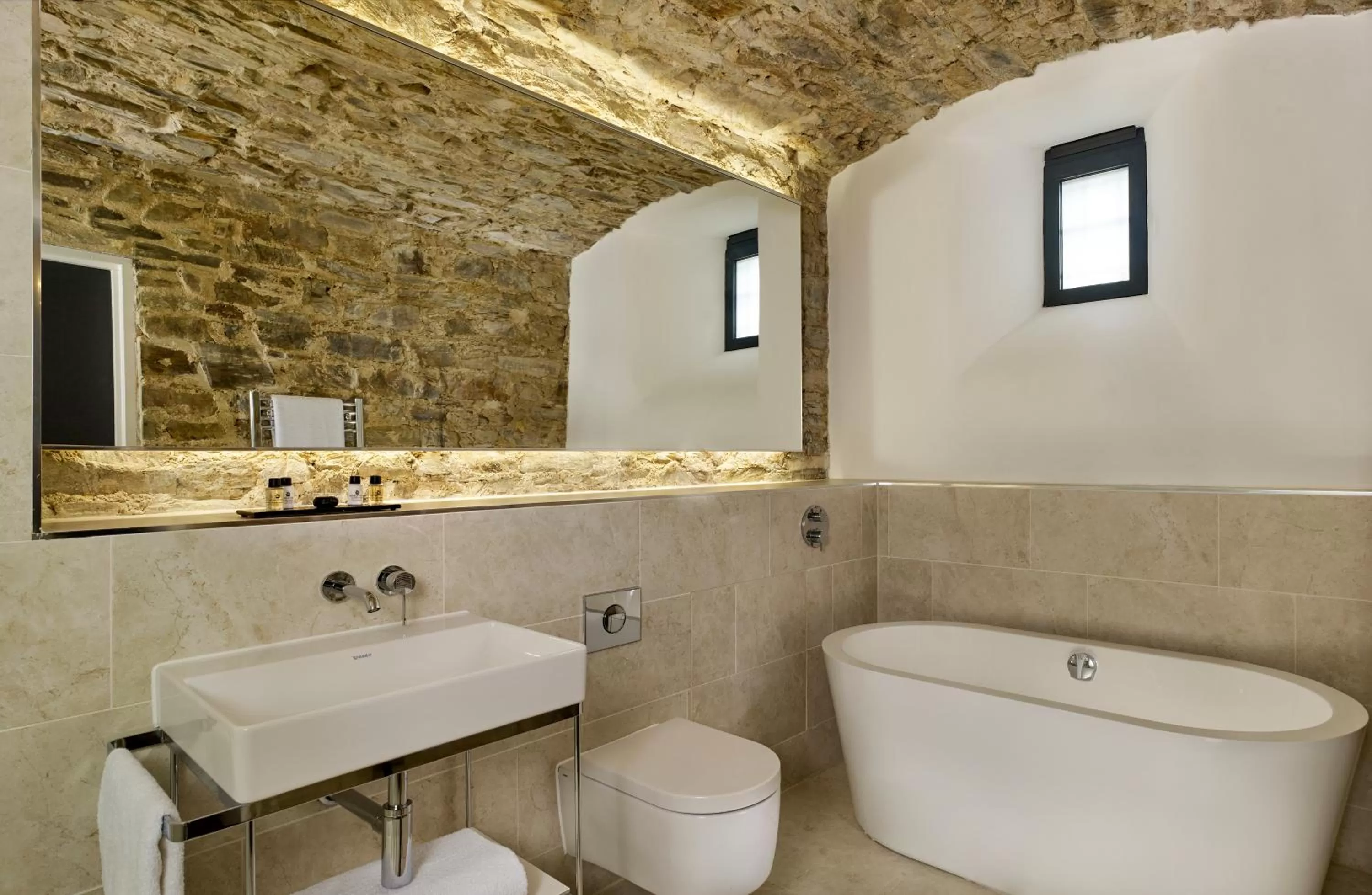 Bathroom in Bodmin Jail Hotel