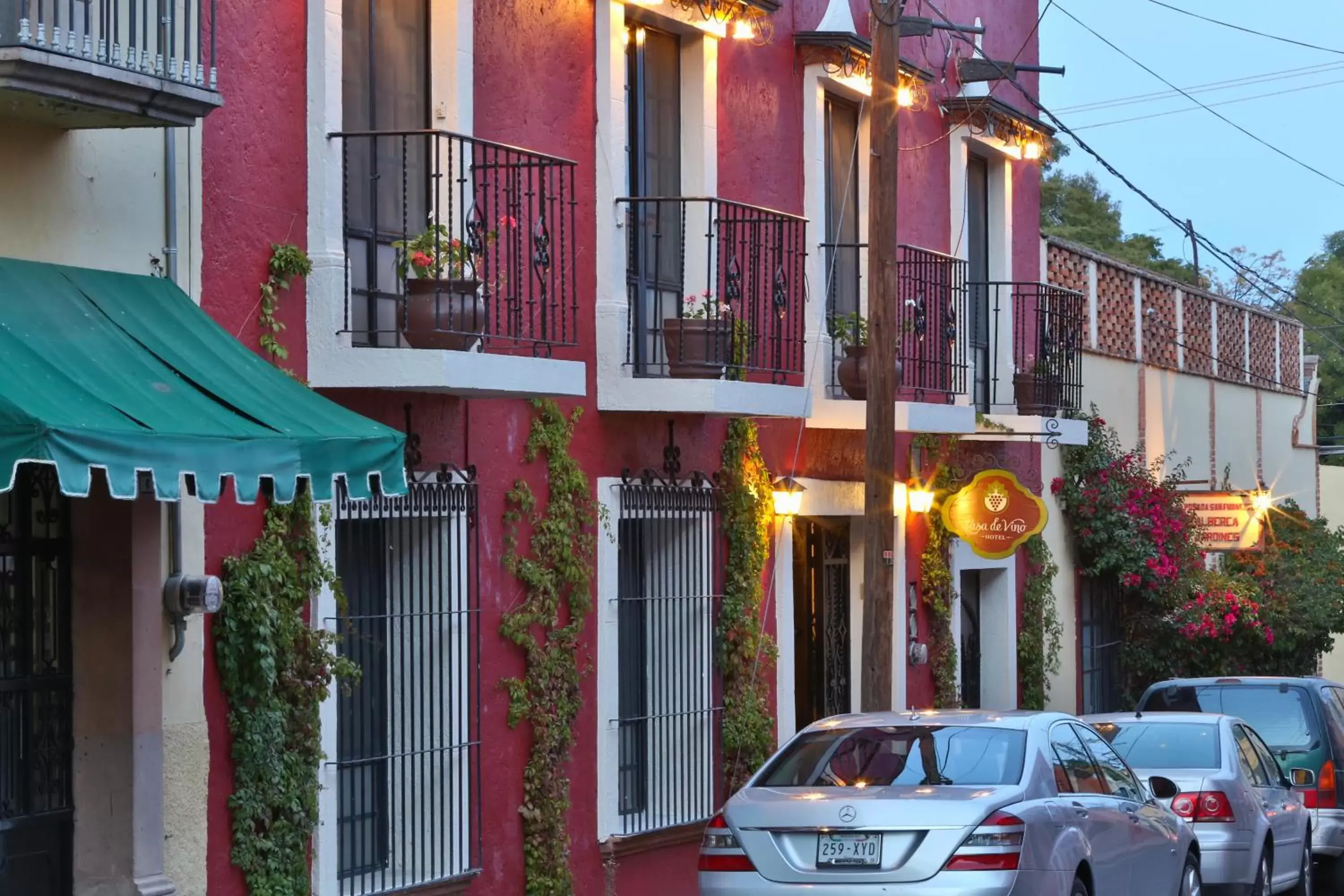 Facade/entrance, Property Building in Hotel Casa de Vino