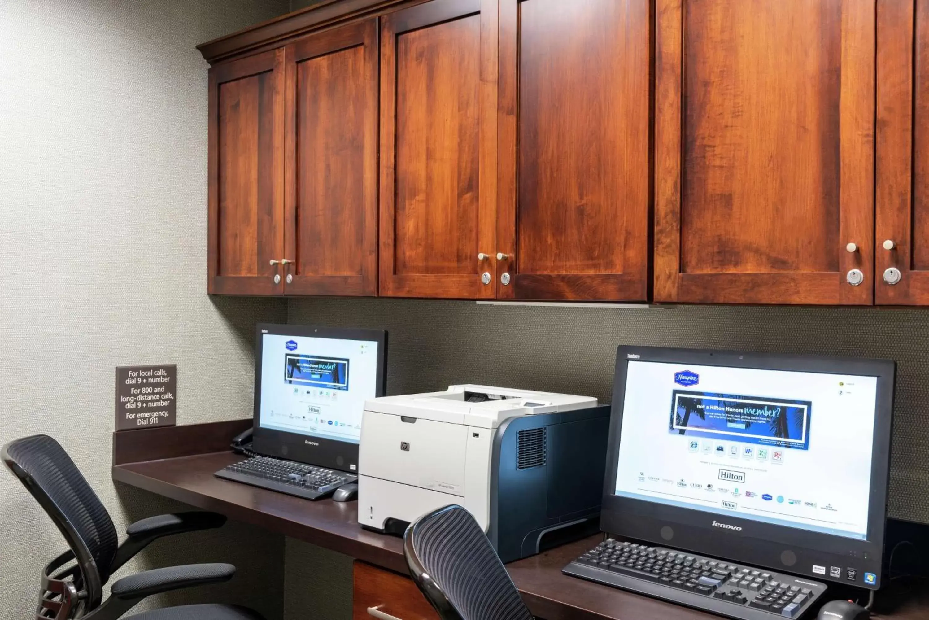 Business facilities in Hampton Inn & Suites Marshalltown