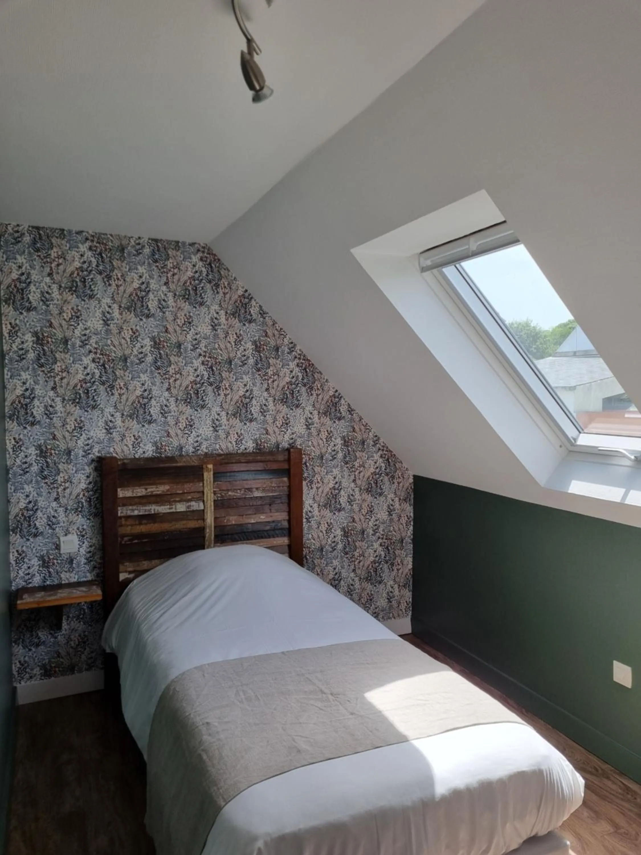 Photo of the whole room, Bed in Hôtel Vauban