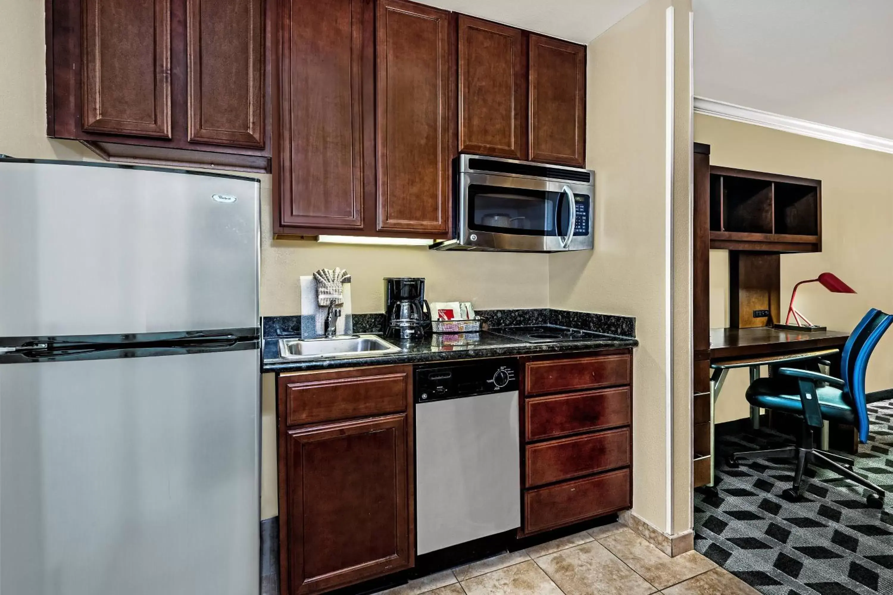 Kitchen or kitchenette, Kitchen/Kitchenette in TownePlace Suites by Marriott San Antonio Northwest