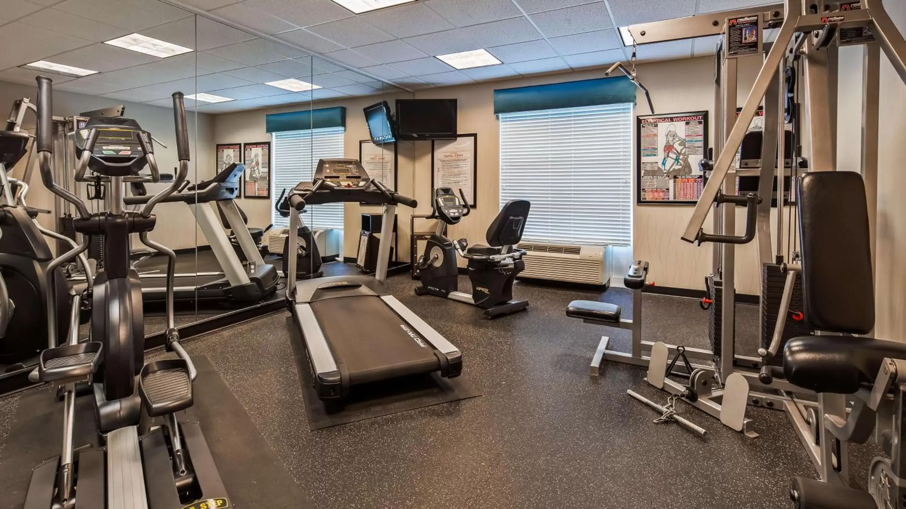 Fitness centre/facilities, Fitness Center/Facilities in Best Western Plus Chain of Lakes Inn & Suites