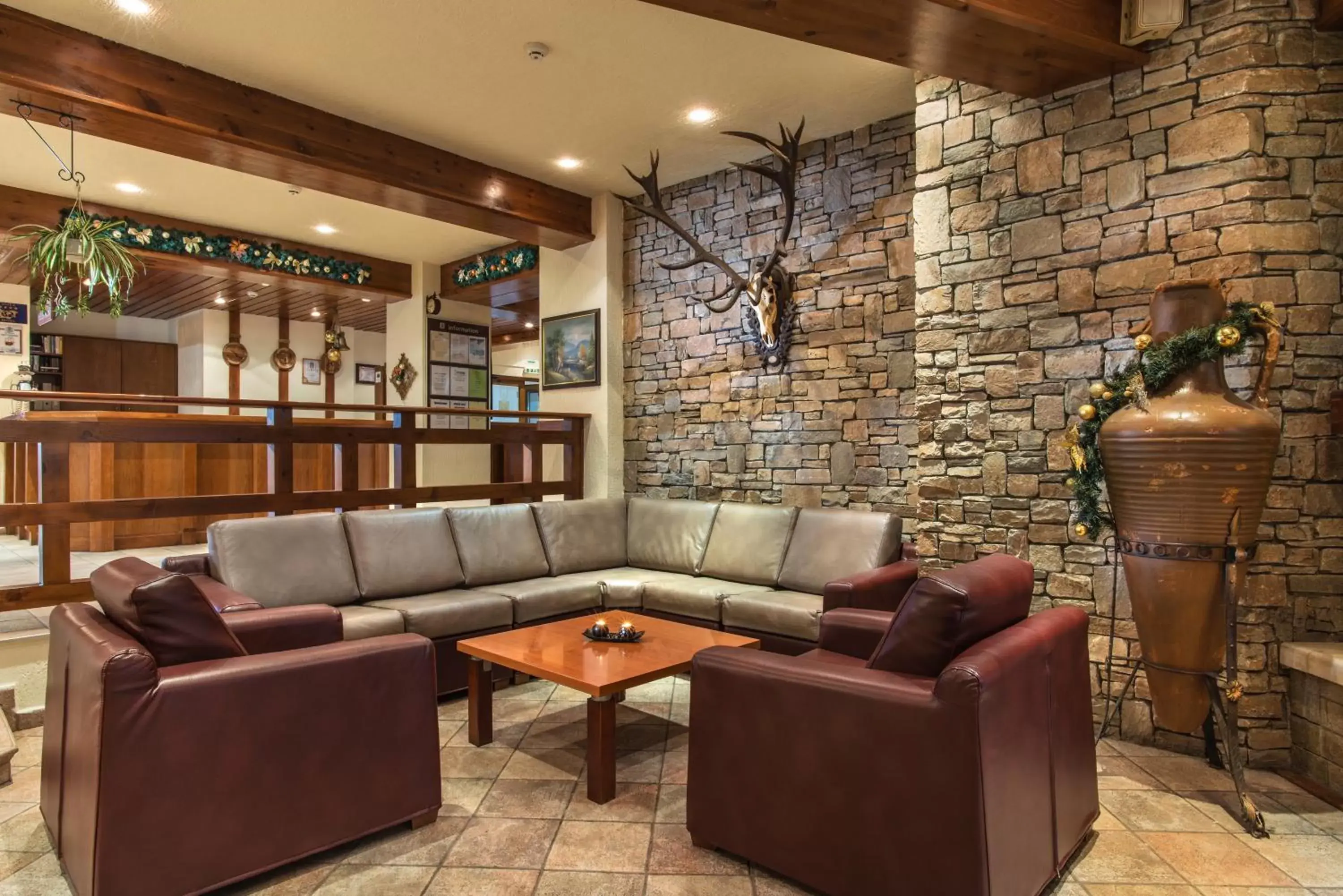 Lobby or reception in Hotel Pirin Lobby or reception in Hotel Pirin