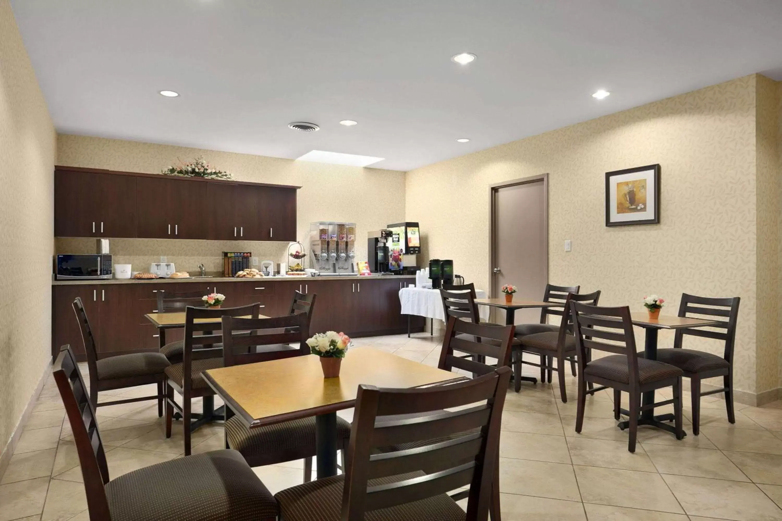 Restaurant/places to eat in Days Inn by Wyndham Brampton Restaurant/places to eat in Days Inn by Wyndham Brampton
