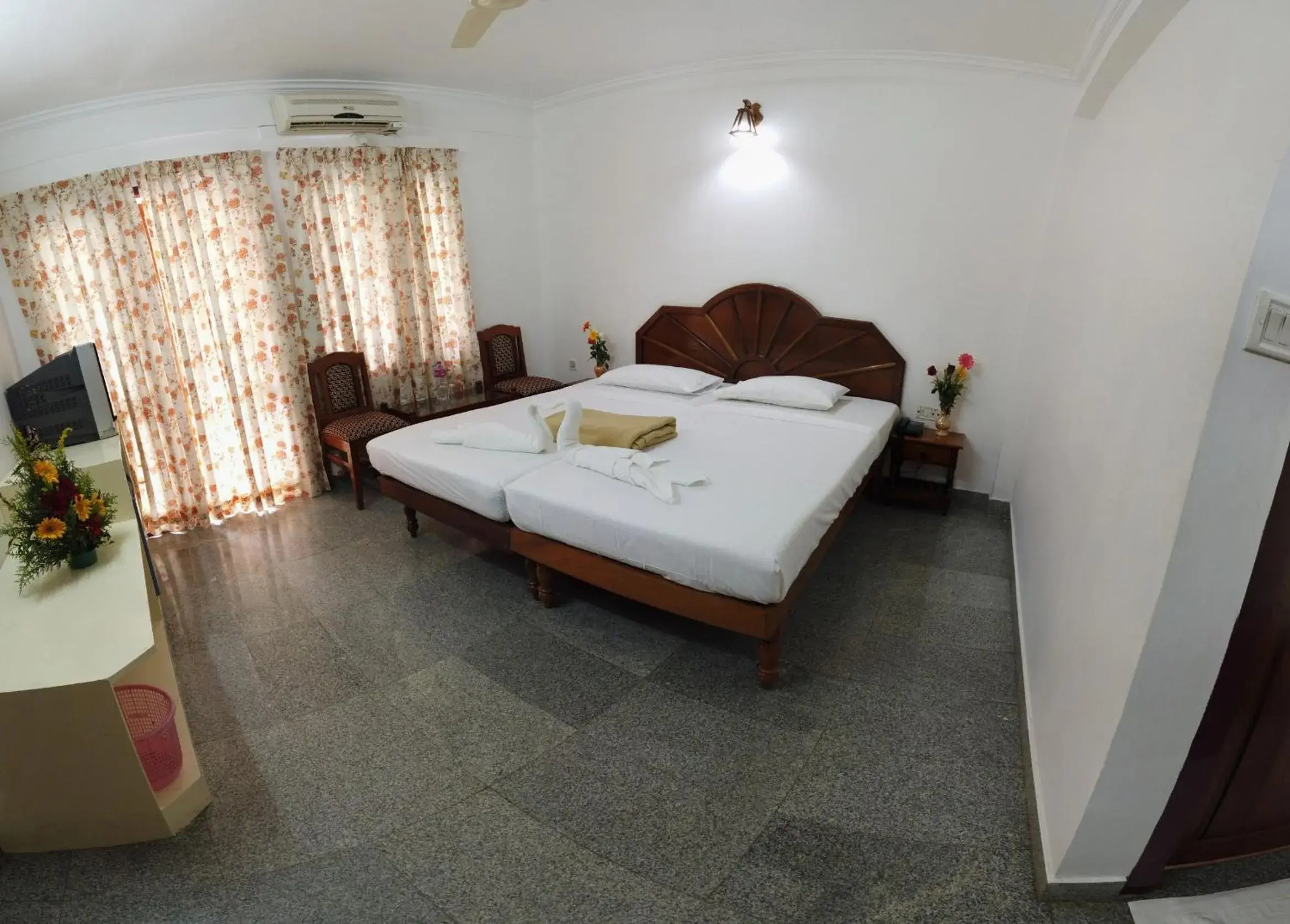 Photo of the whole room, Bed in Hotel Marine Palace