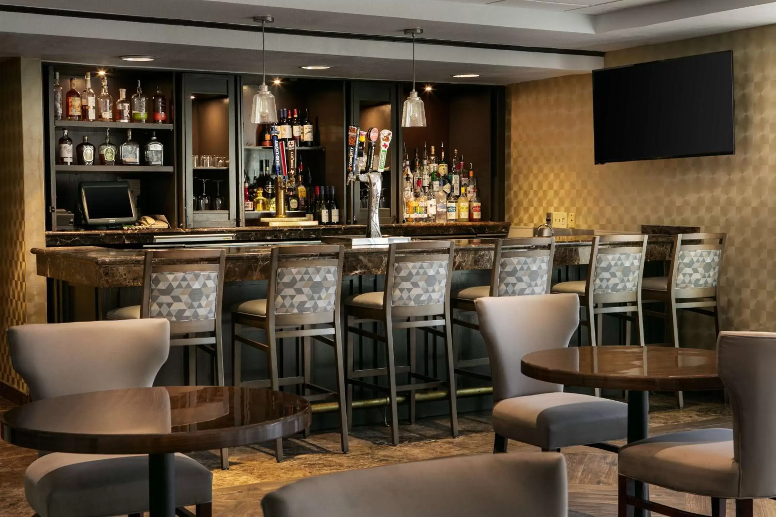 Lounge or bar, Lounge/Bar in DoubleTree by Hilton Dallas Market Center