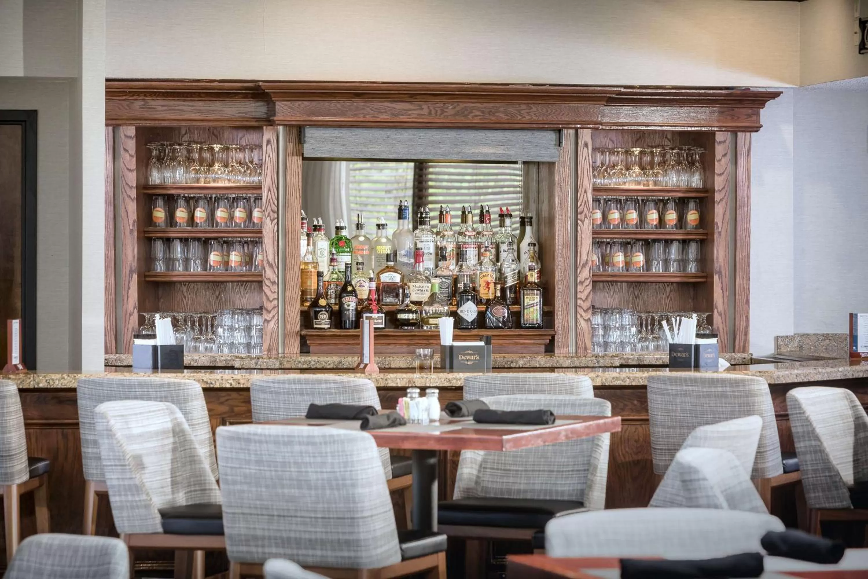 Lounge or bar in DoubleTree by Hilton Boston-Rockland