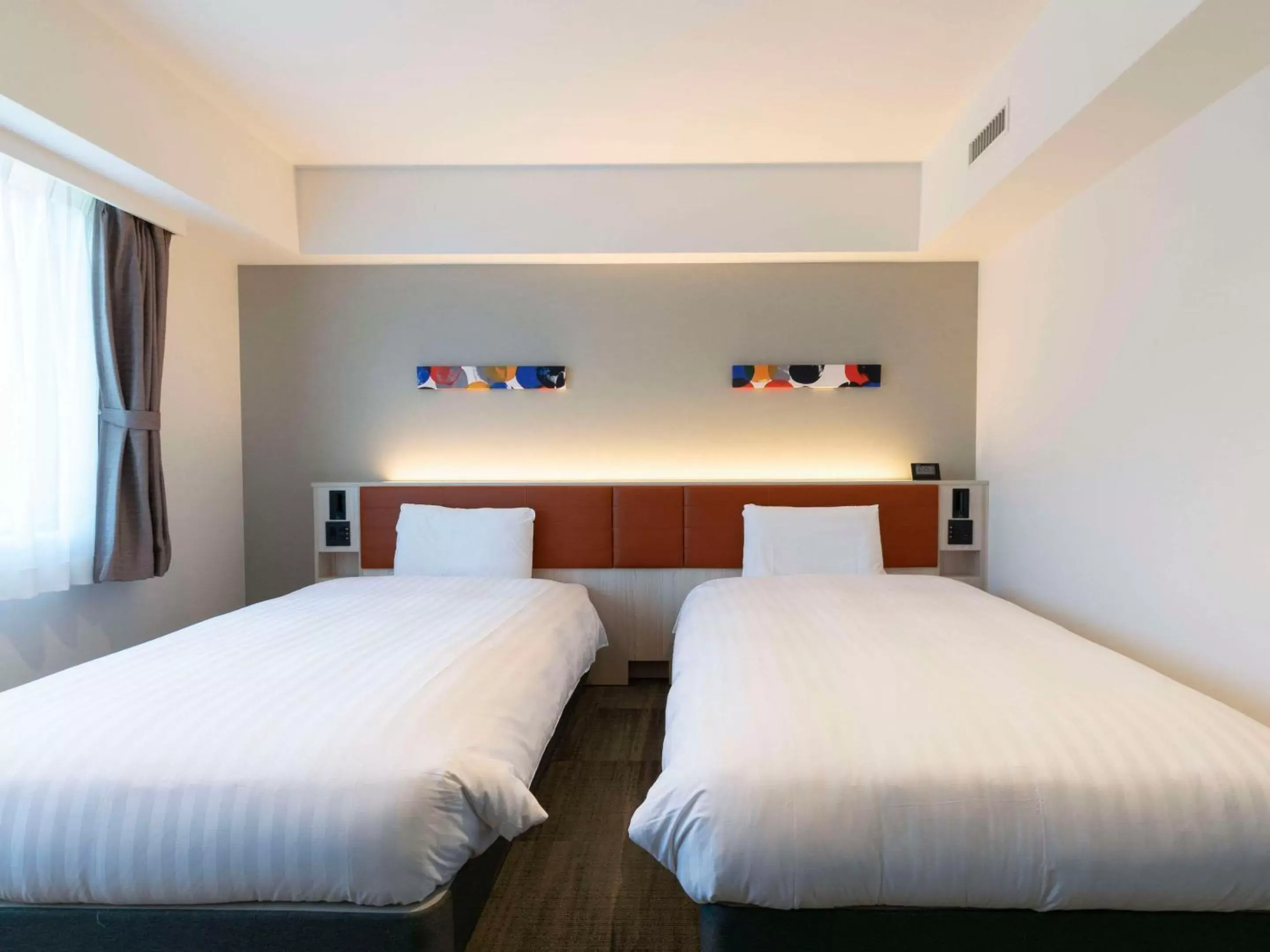 Bedroom, Bed in Comfort Hotel Kyoto Horikawagojo